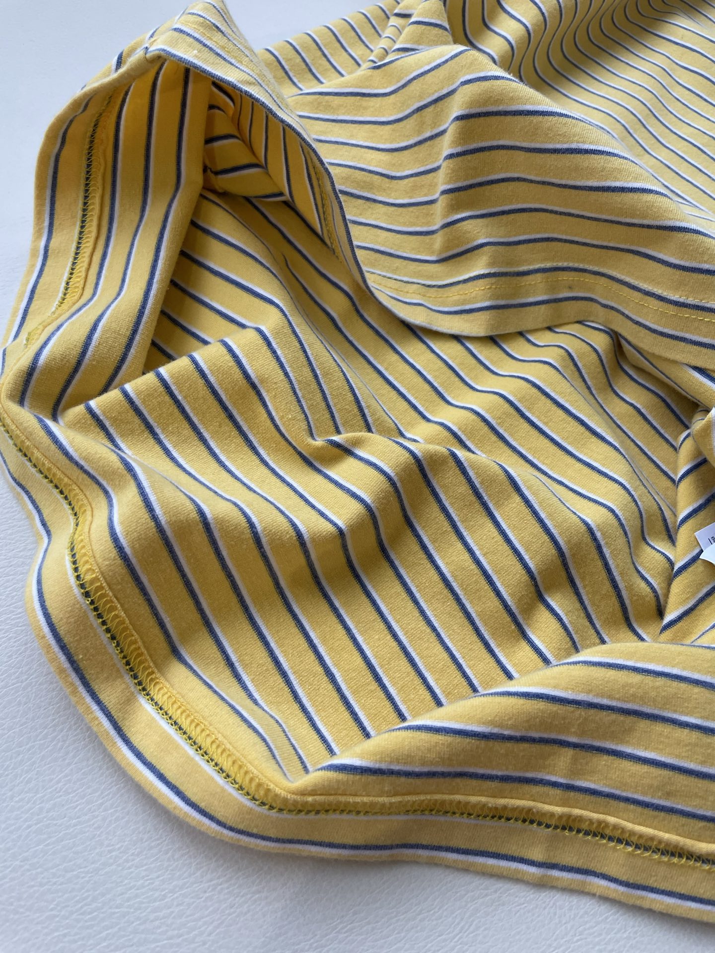 WE11DONE’s Striped Tee Elevates P506 Female Suit with Playful Colors and Mystery - 图片 6
