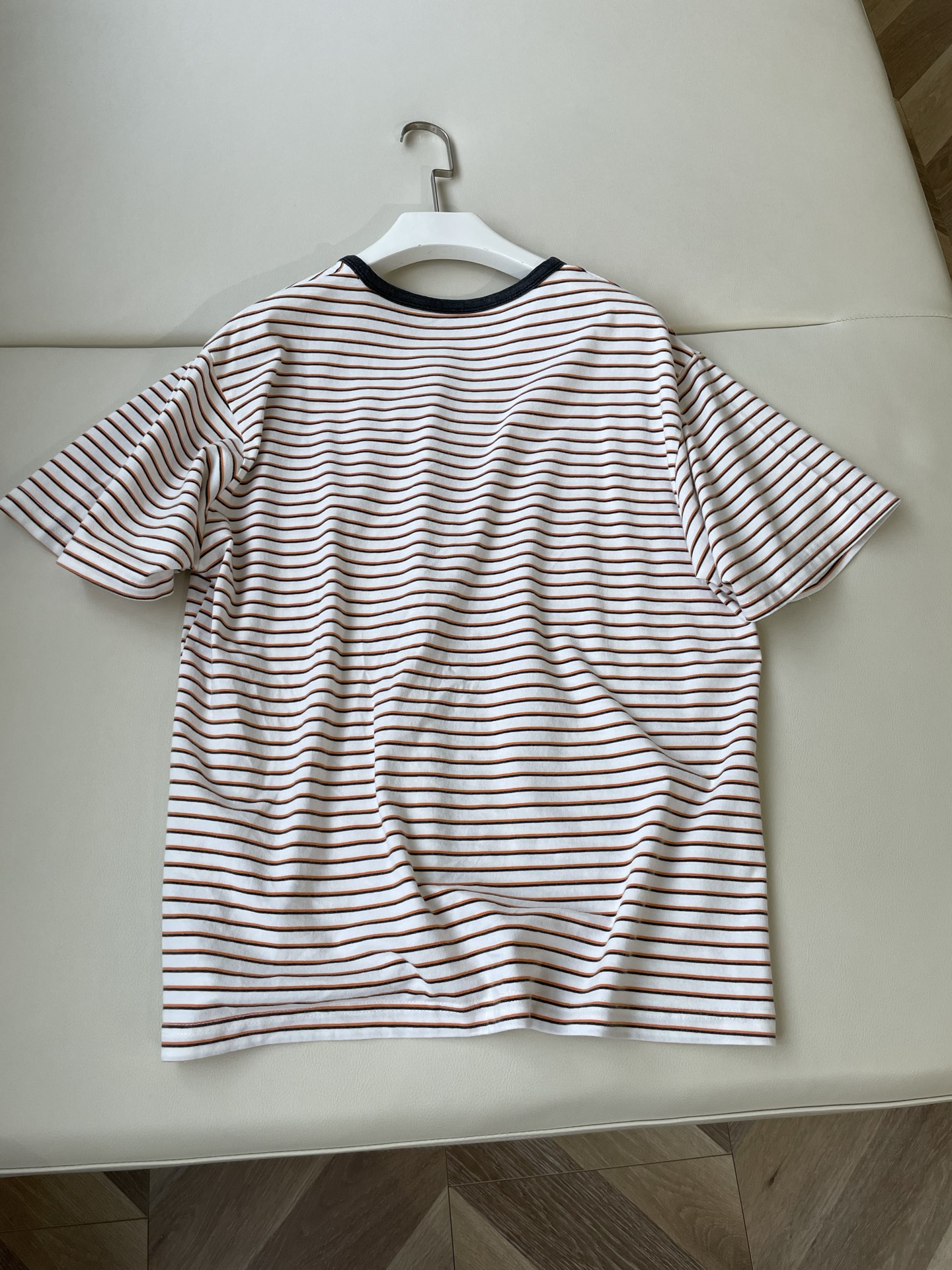“WE11DONE’s New Stripe Tee Enhances P506 Female Suit with Playful Colors” - 图片 8