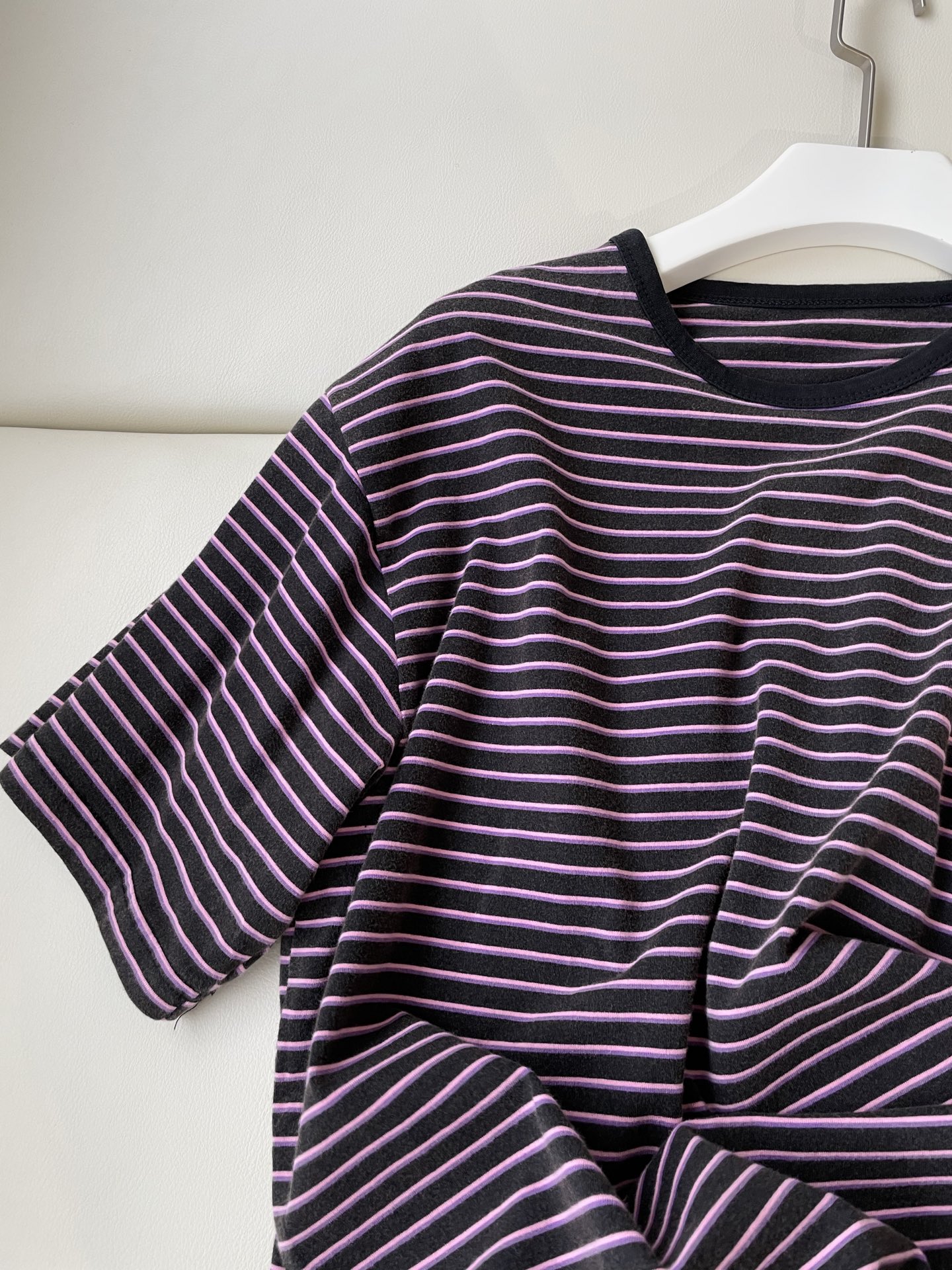 WE11DONE’s New Stripe Tee Elevates Original Female Suit with Colorful Fun - 图片 3