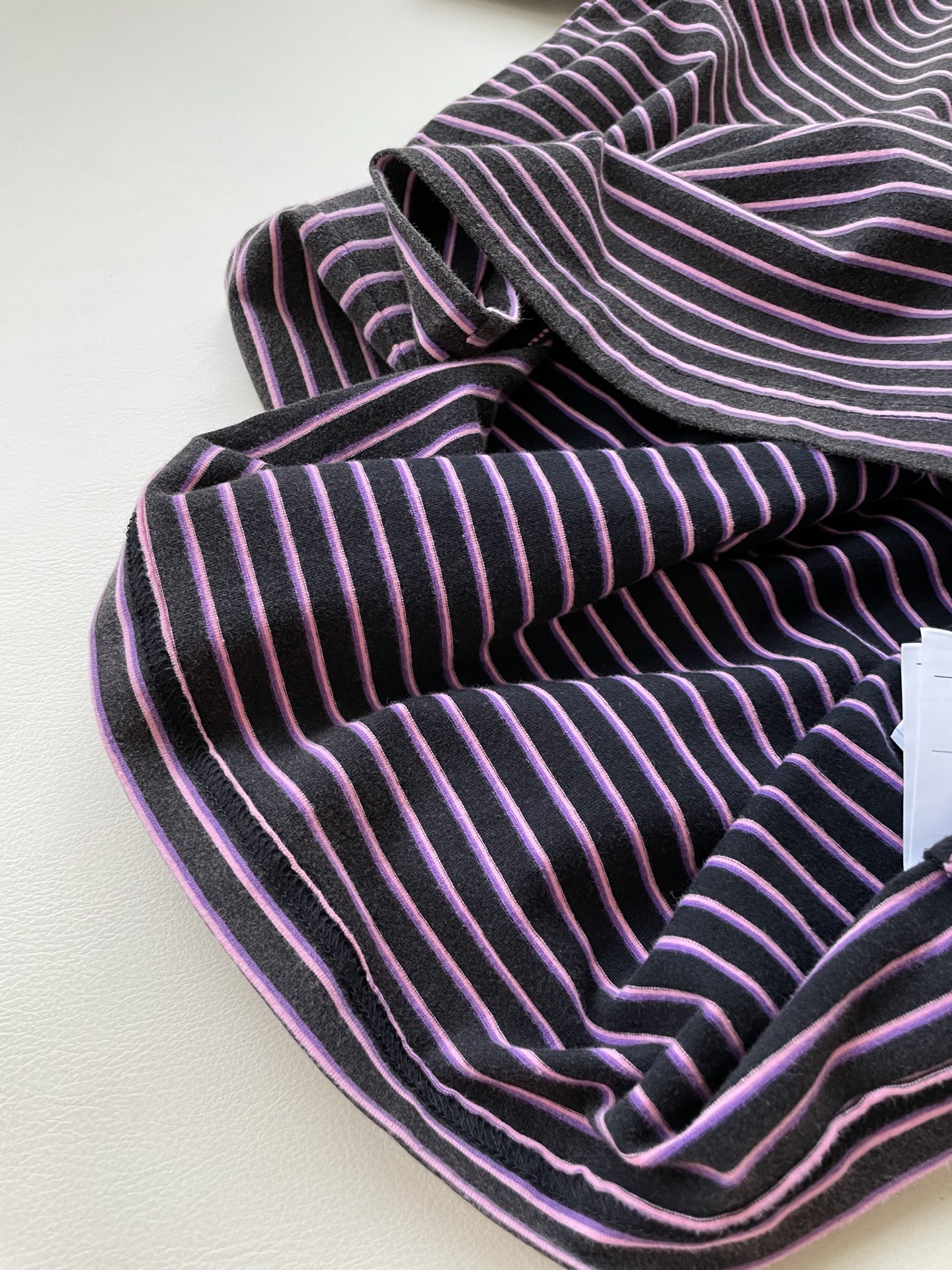 WE11DONE’s New Stripe Tee Elevates Original Female Suit with Colorful Fun - 图片 7