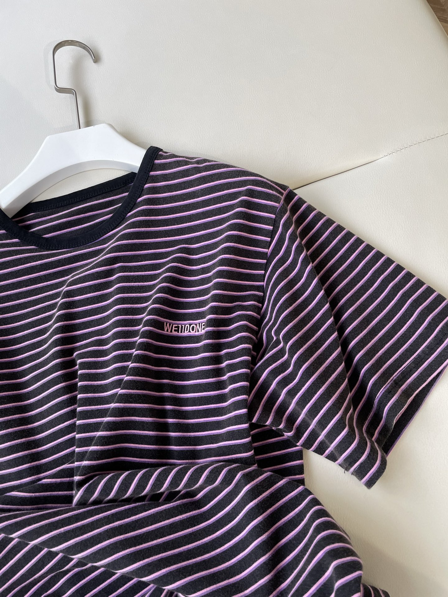 WE11DONE’s New Stripe Tee Elevates Original Female Suit with Colorful Fun - 图片 5