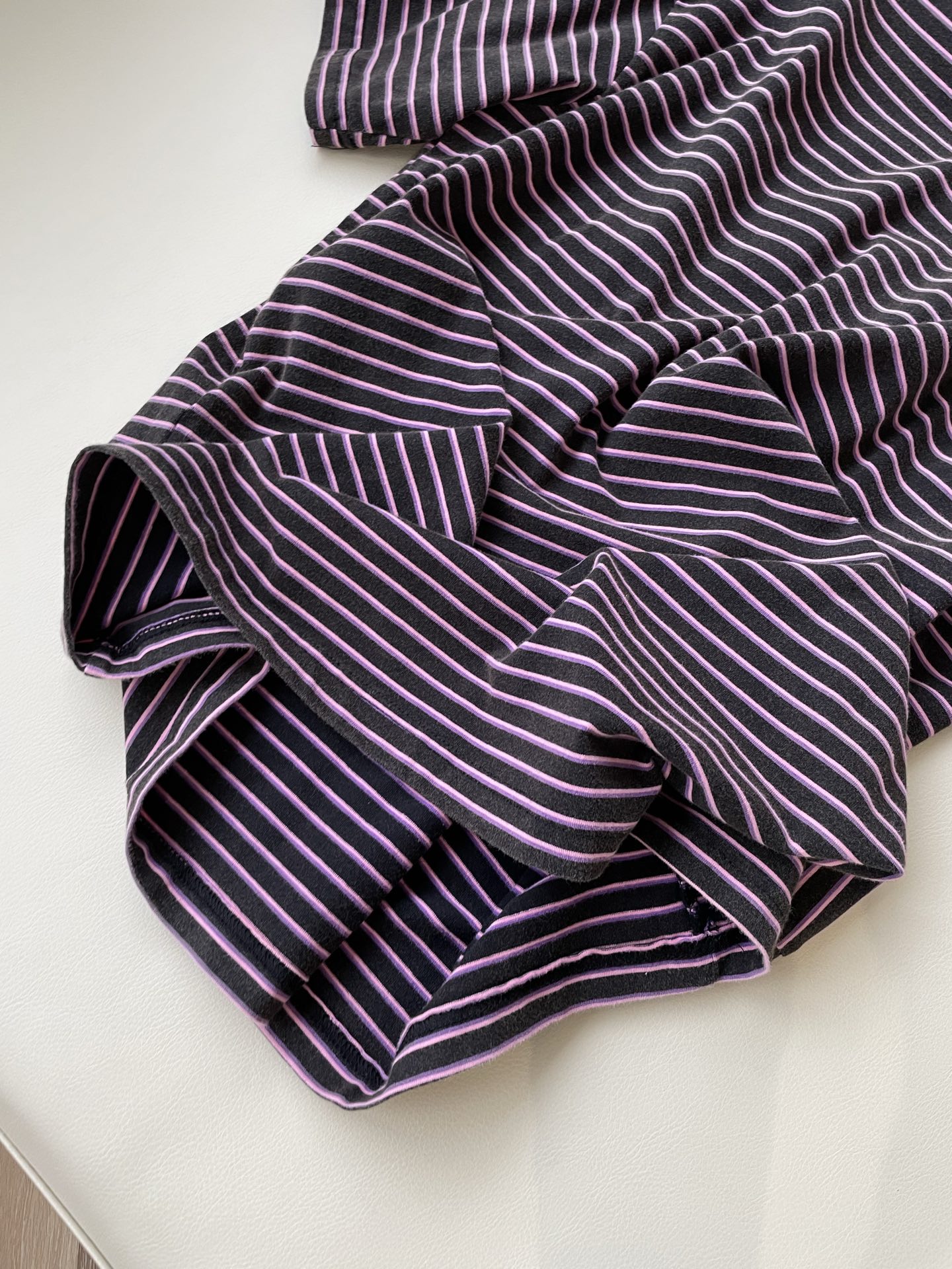 WE11DONE’s New Stripe Tee Elevates Original Female Suit with Colorful Fun - 图片 4