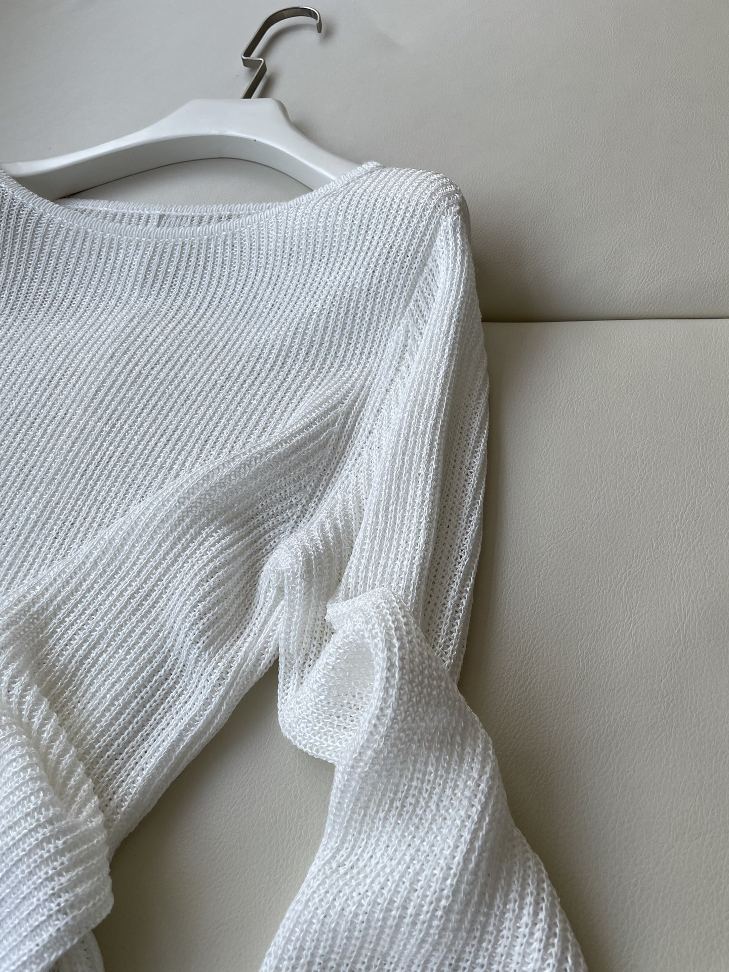 Stylish One-Size-Fits-All Female Suit with High-End Tailoring and Soft Fabric - 图片 5