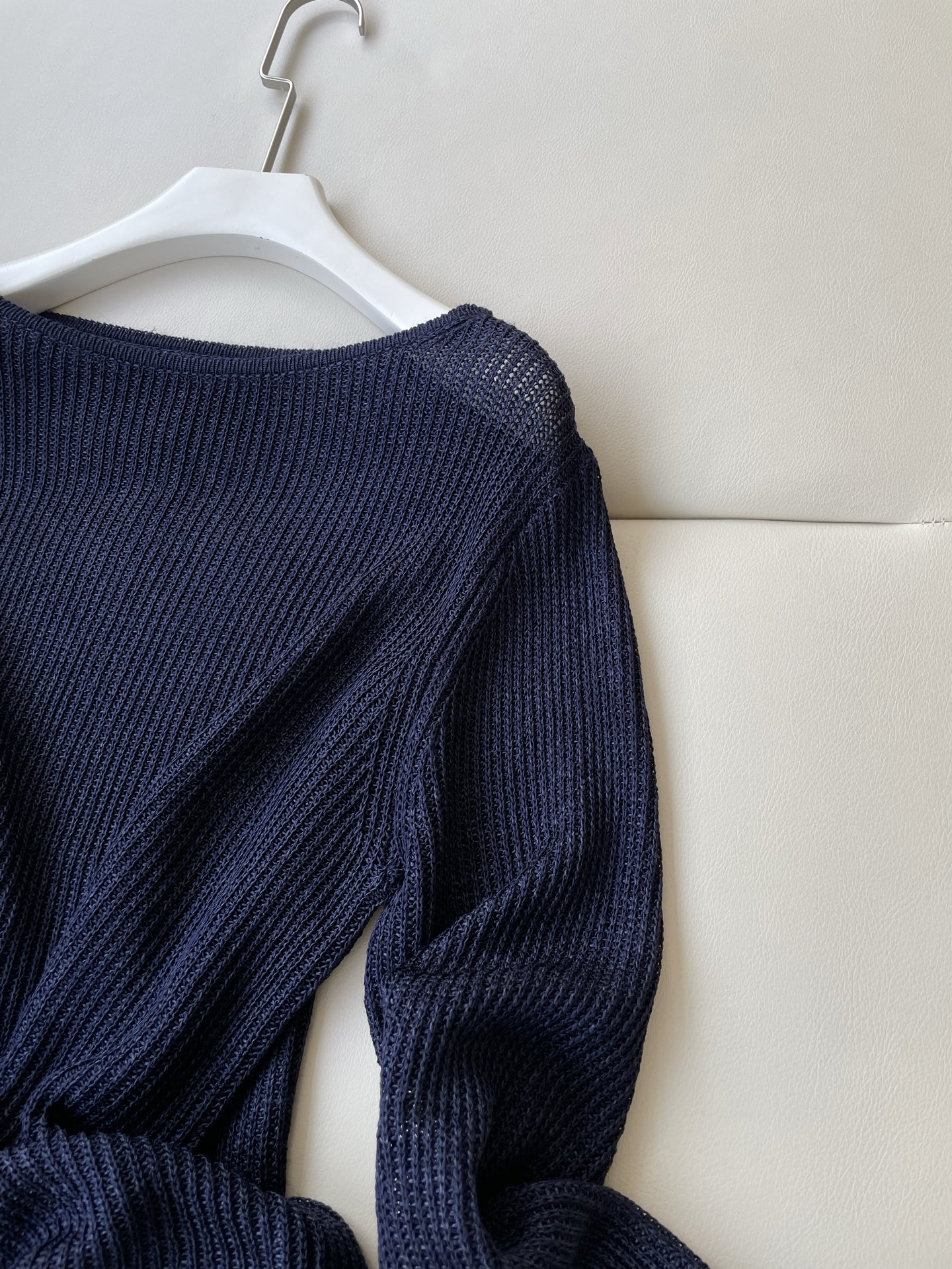 “High-end Female Suit: Impeccable Fabric, Stylish Design, Small Loose Version” - 图片 5