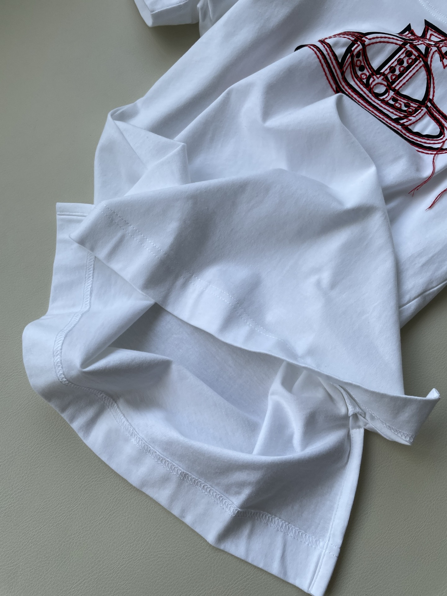 Unique Embroidered Female Suit for Queen’s Japanese Snakes Theme – Size SML - 图片 4