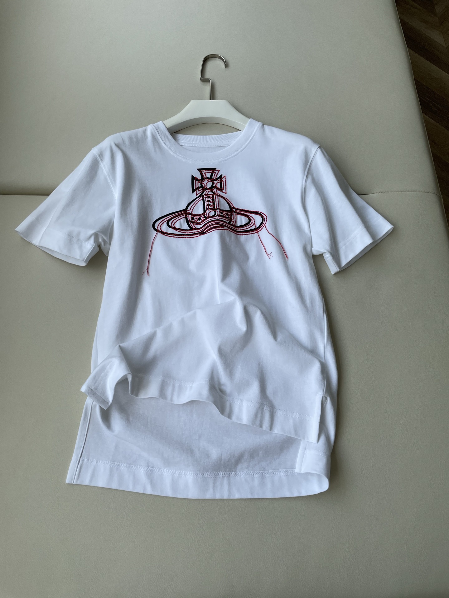 Unique Embroidered Female Suit for Queen’s Japanese Snakes Theme – Size SML - 图片 1