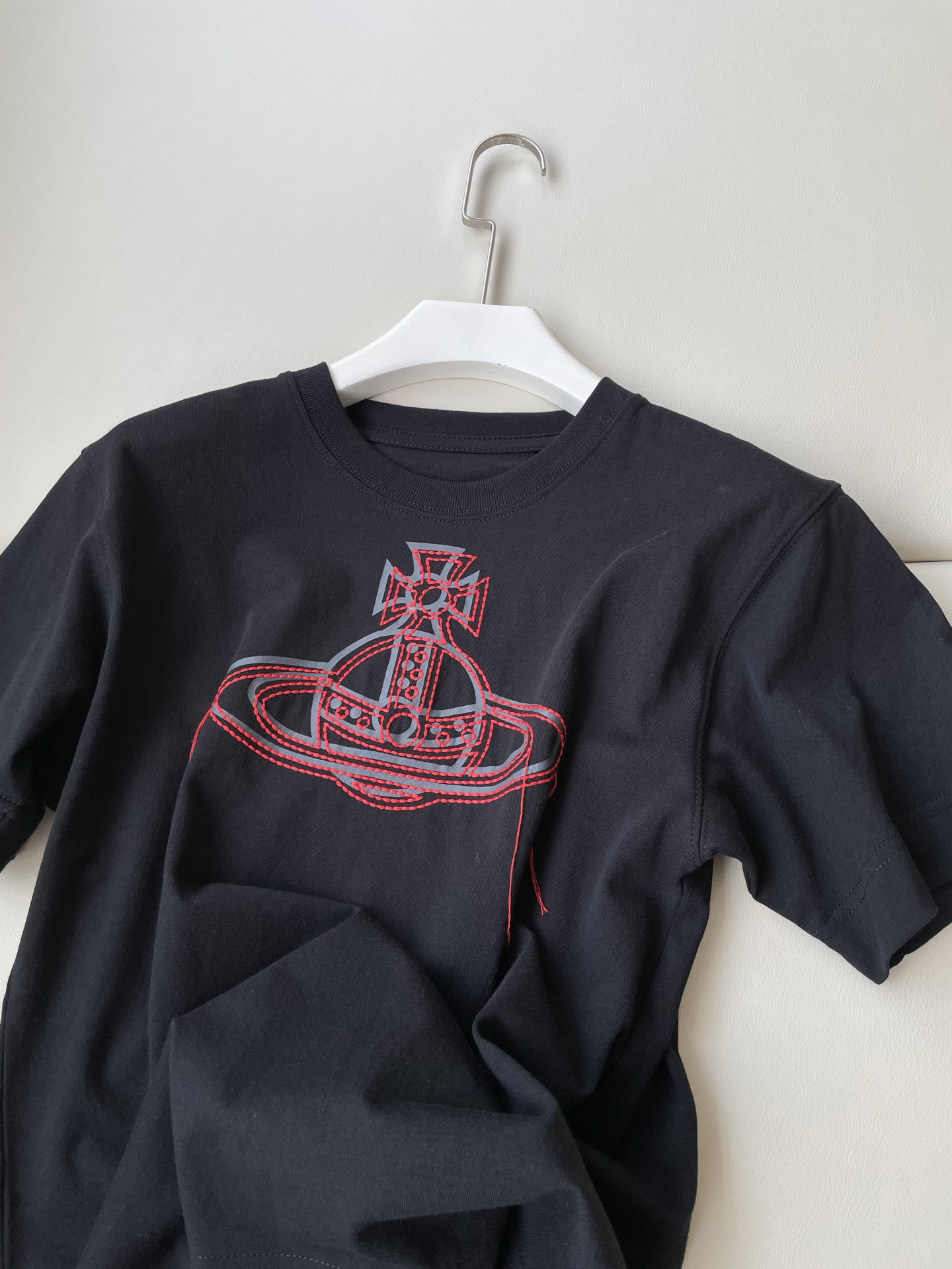 Unique Embroidered Female Suit Fit for Queen with Japanese Snakes Theme - 图片 2