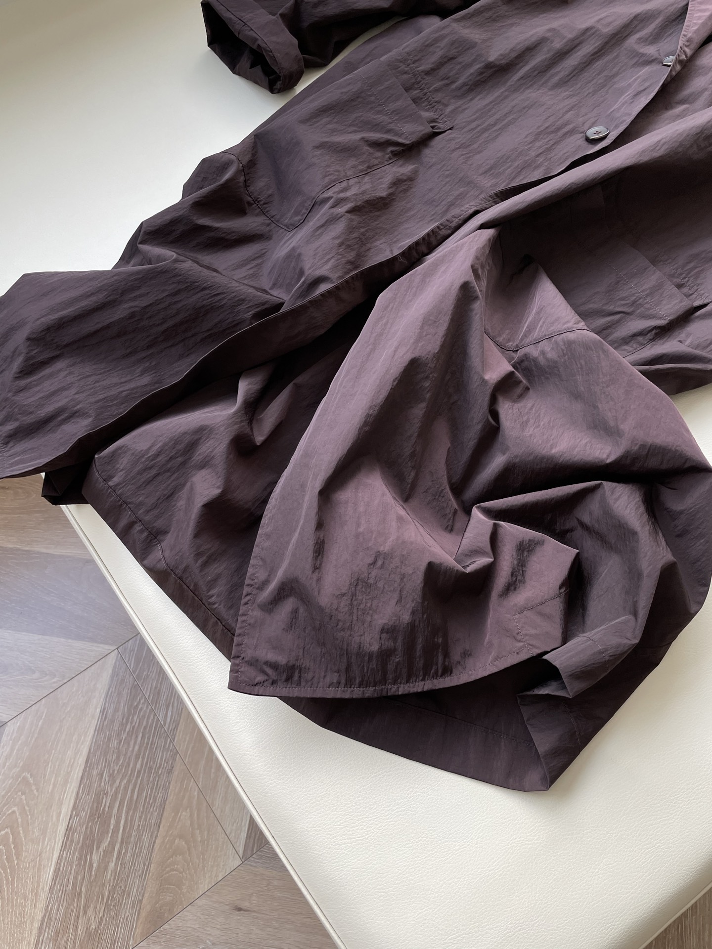 Regenerative Nylon Suit: Lightweight, Sustainable, and Stylish for Miu’s Rover Jacket - 图片 4