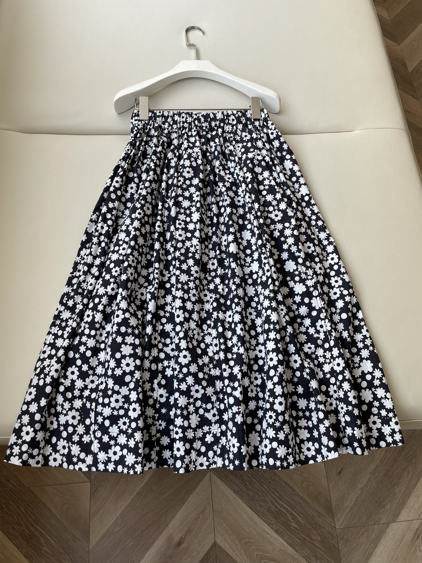 Marni Daisy Dress: Perfect Single-Ass Girl Suit with Bouquets of the Season - 图片 8