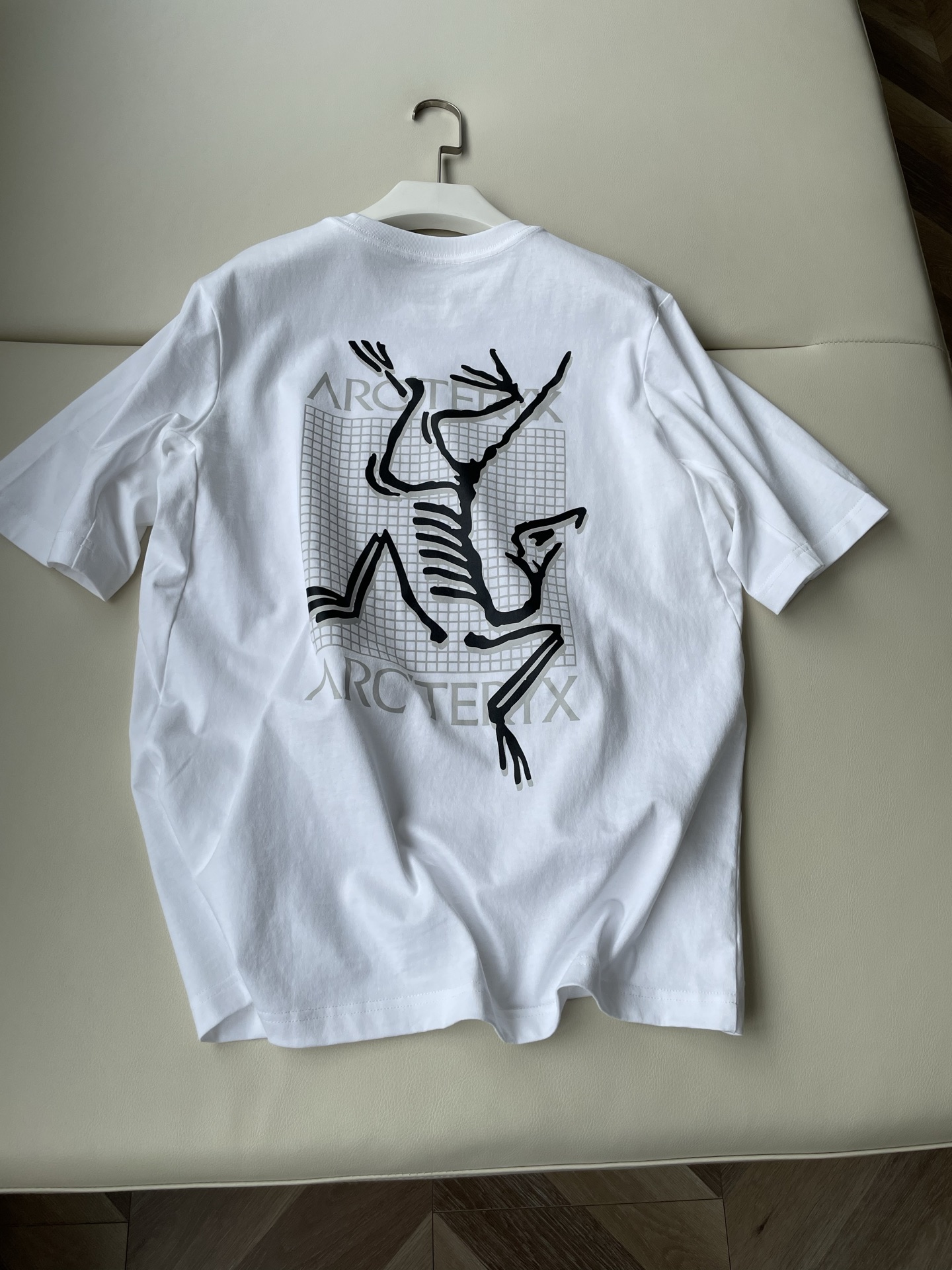 ArcteryxMultiBirdLogo T-shirts: Soft, Comfortable, Aerobic, Black, Various Sizes - 图片 7