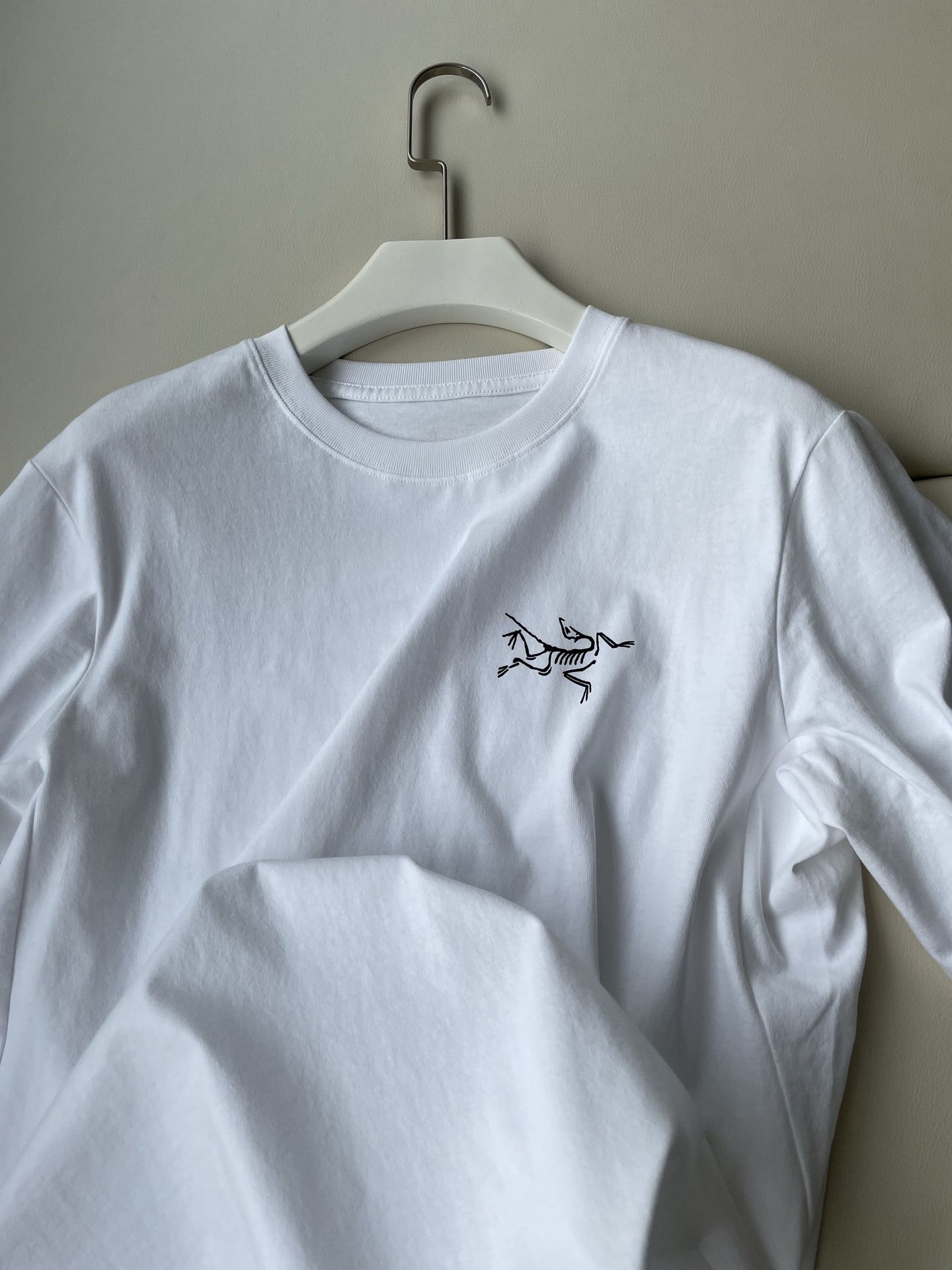 ArcteryxMultiBirdLogo T-shirts: Soft, Comfortable, Aerobic, Black, Various Sizes - 图片 2