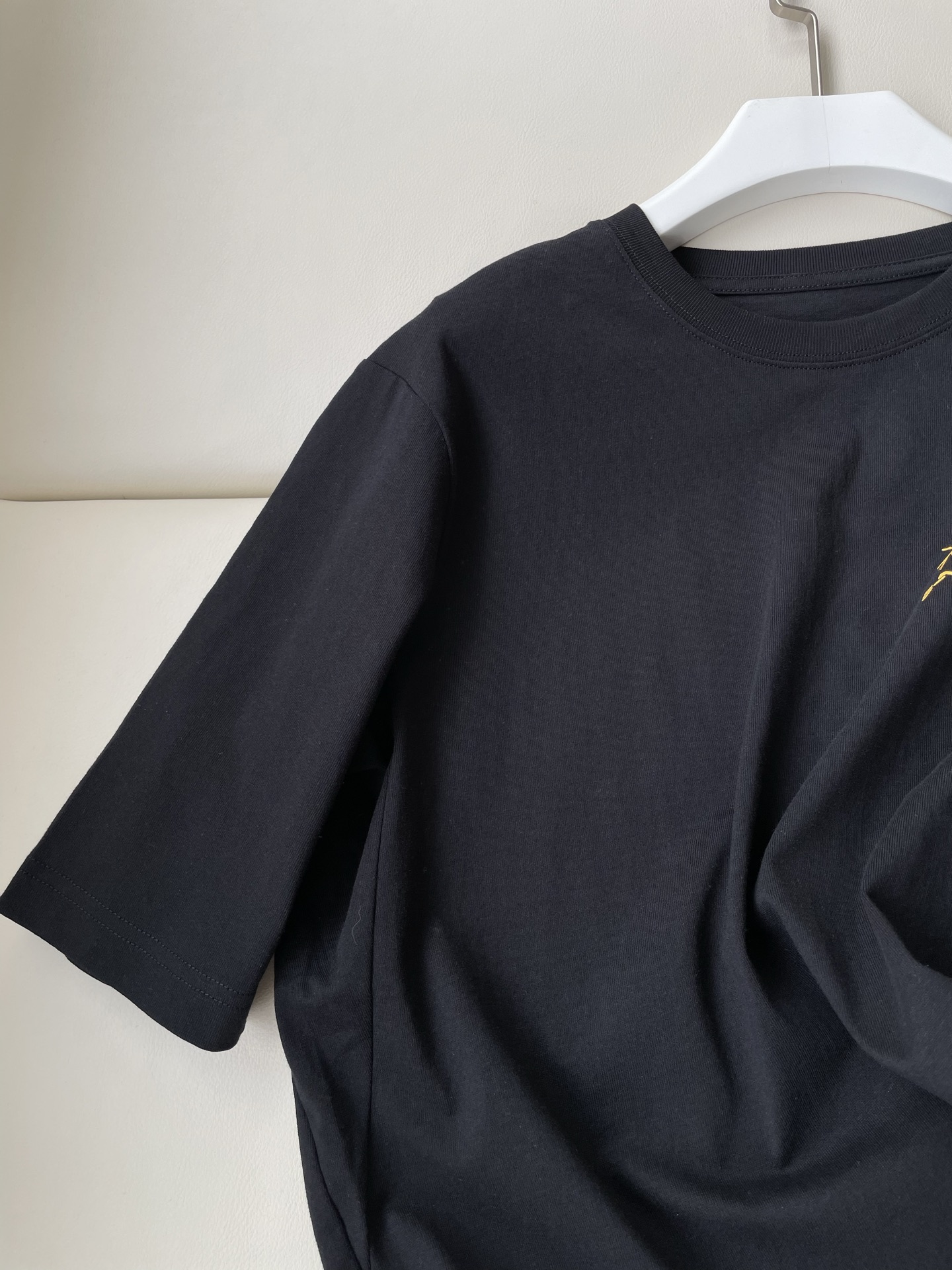 ArcteryxMultiBirdLogo T-shirt: Soft, Comfortable, Aerobic, Black, Various Sizes - 图片 3