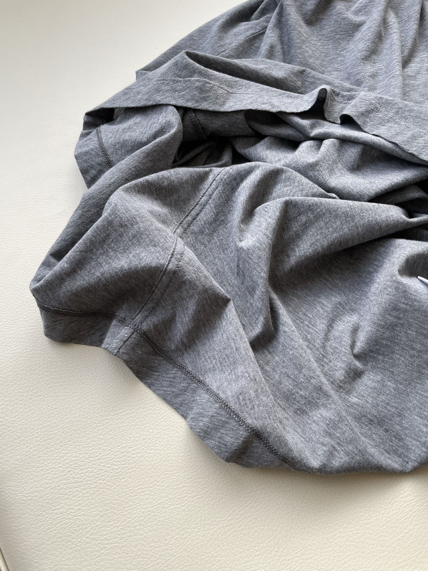 Comfortable and Stylish: One-Size-Fits-All Dress with Custom T-Shirts - 图片 6