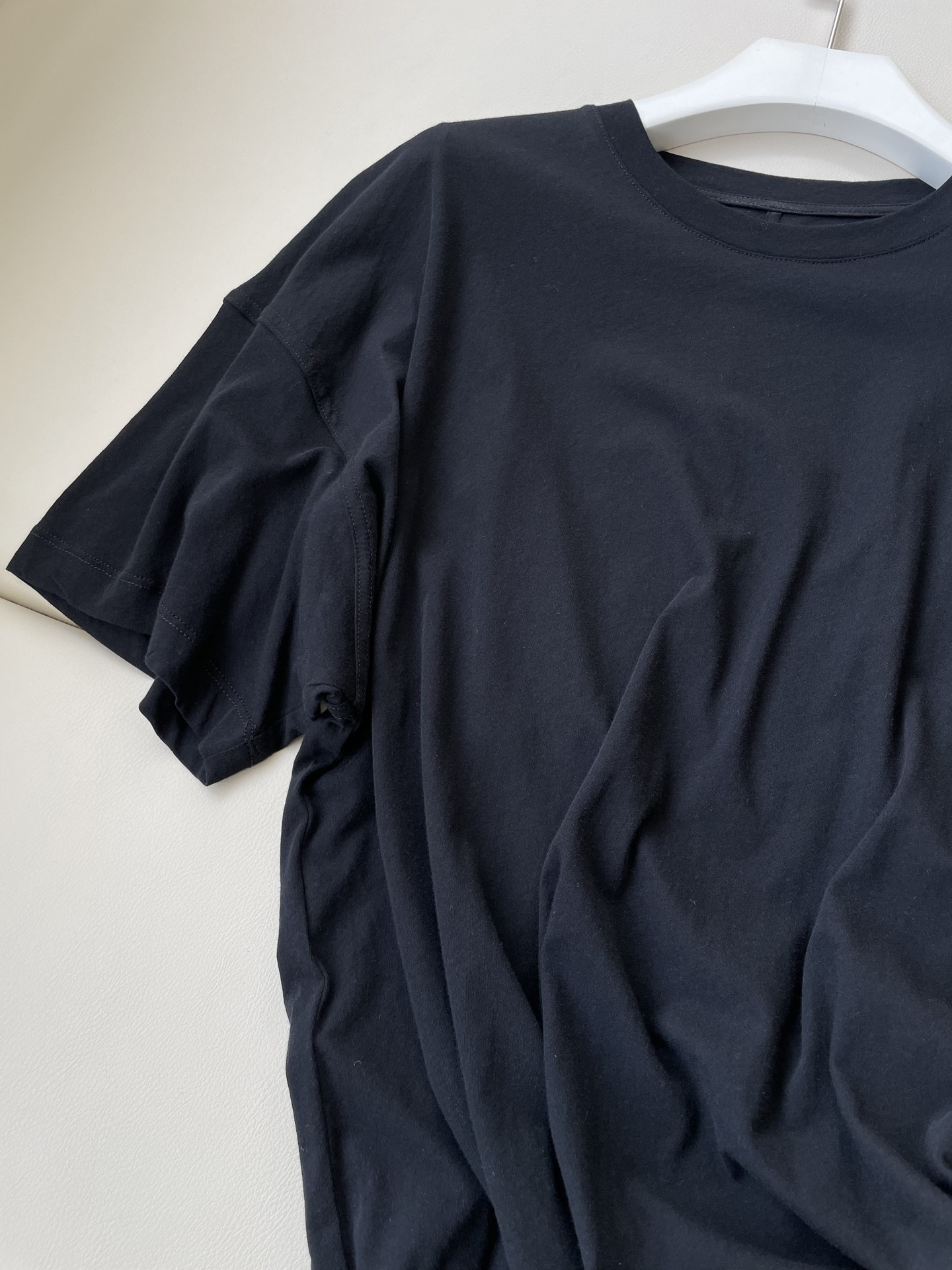 Comfortable One-Size-Fits-All Female Dress with Custom T-Shirts and Unique Cotton Fabric - 图片 3