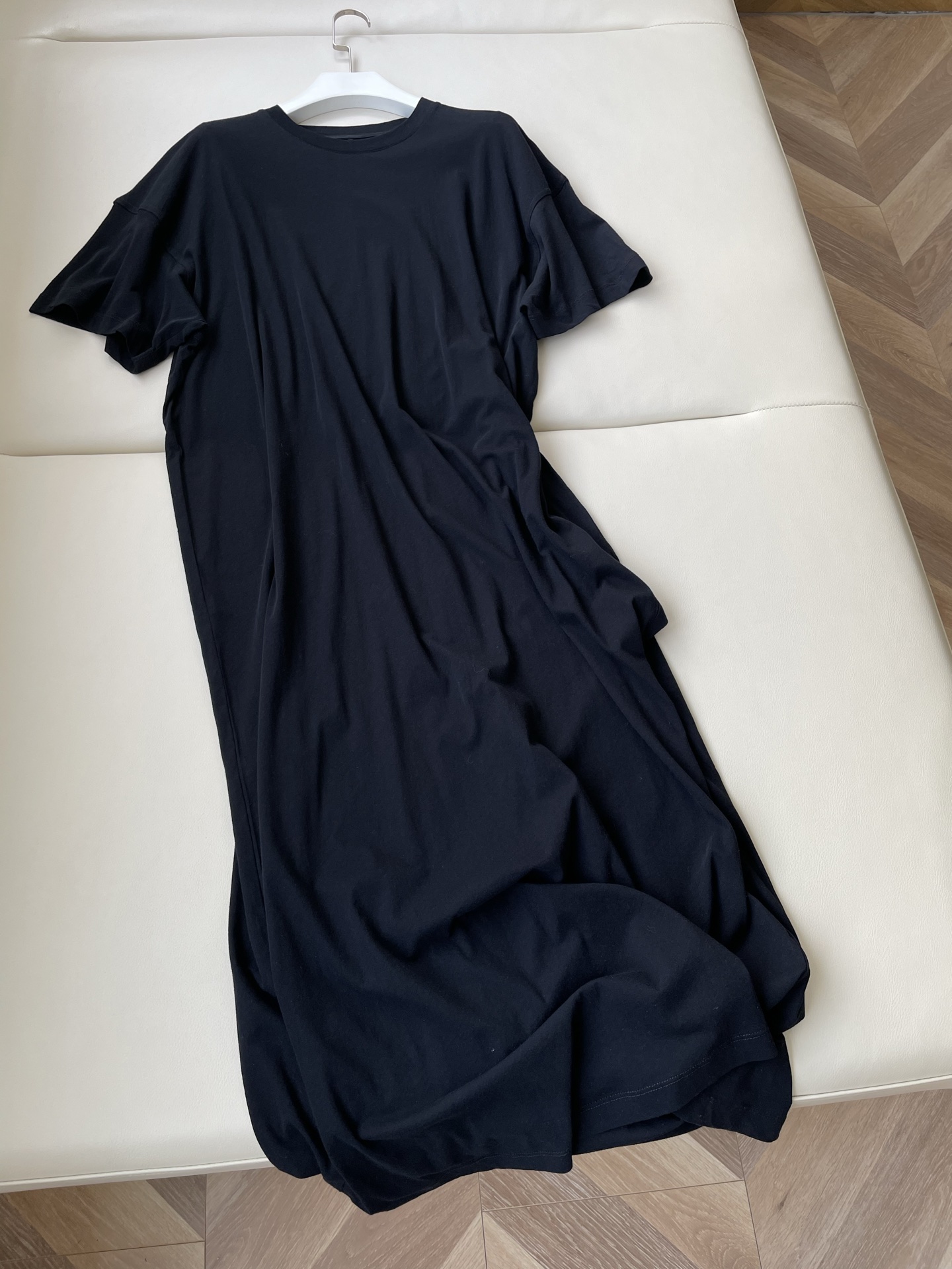 Comfortable One-Size-Fits-All Female Dress with Custom T-Shirts and Unique Cotton Fabric - 图片 1