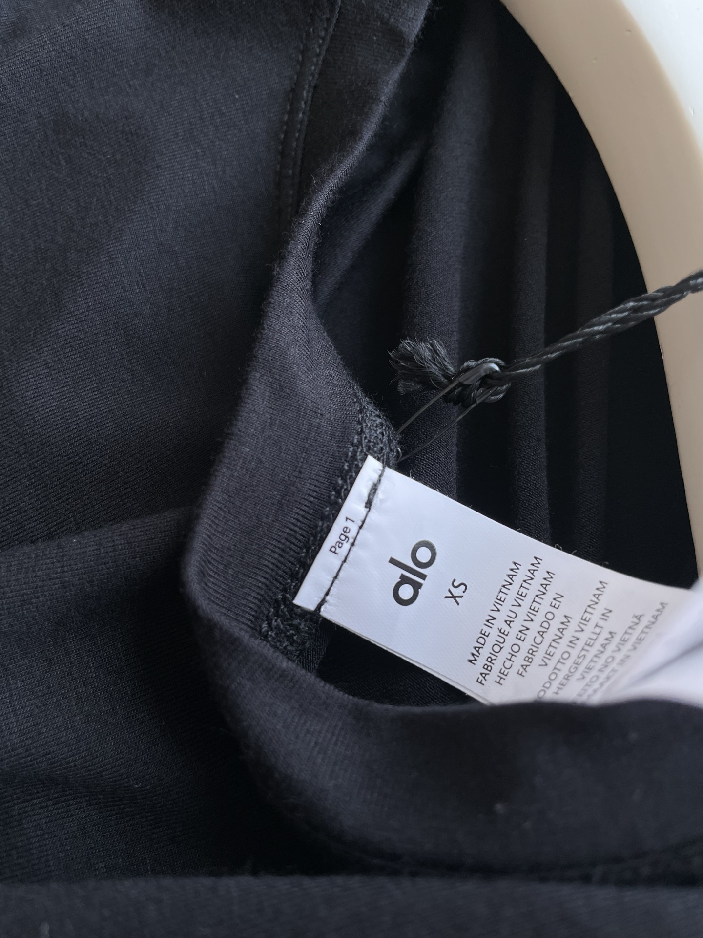 Lightweight and Soft Single Female Suit for Daily and Sport Activities - 图片 6