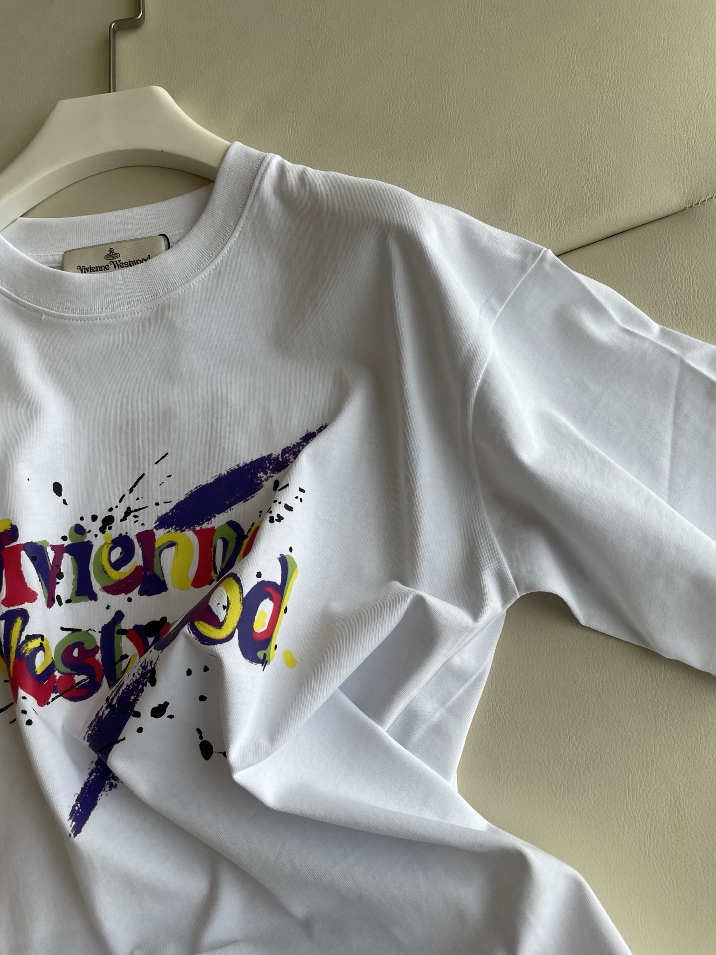 Fashion Review: Queen of the West Saturn T-Shirt in Cosmos-Class Romantic Style - 图片 5