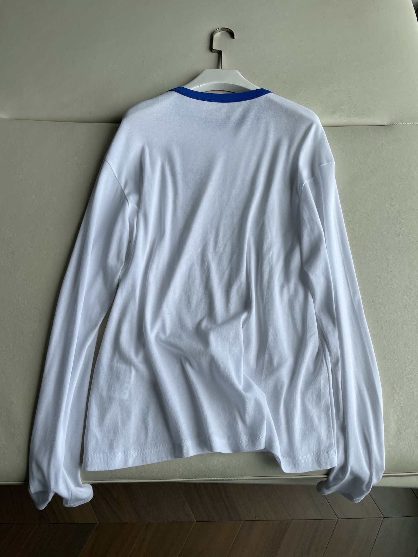 Cherry-Printed Long Sleeve Woman’s Suit: Soft, Cozy, and Cute Design - 图片 8