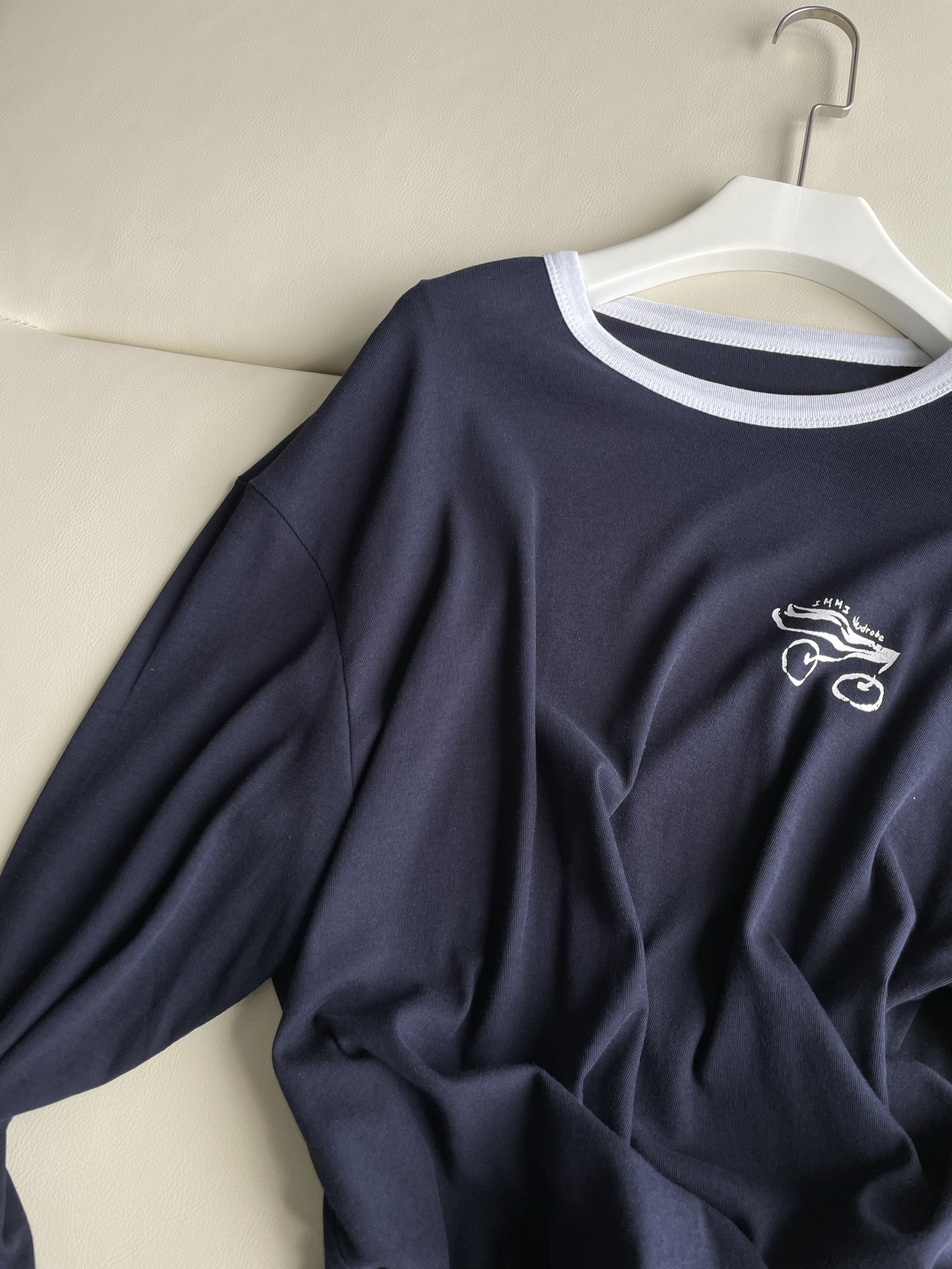 Cherry-Printed Long Sleeve Women’s Suit: Cozy, Fresh, and Stylish! - 图片 3