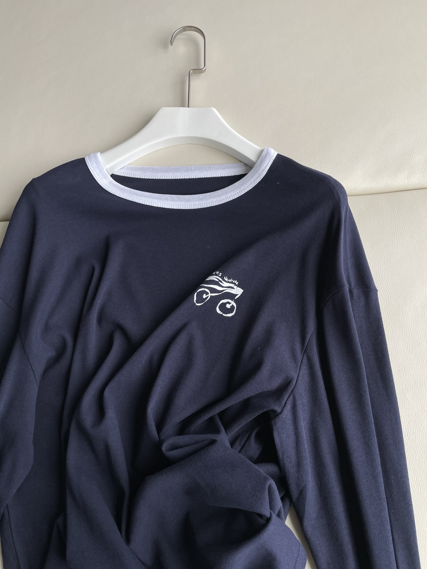 Cherry-Printed Long Sleeve Women’s Suit: Cozy, Fresh, and Stylish! - 图片 2