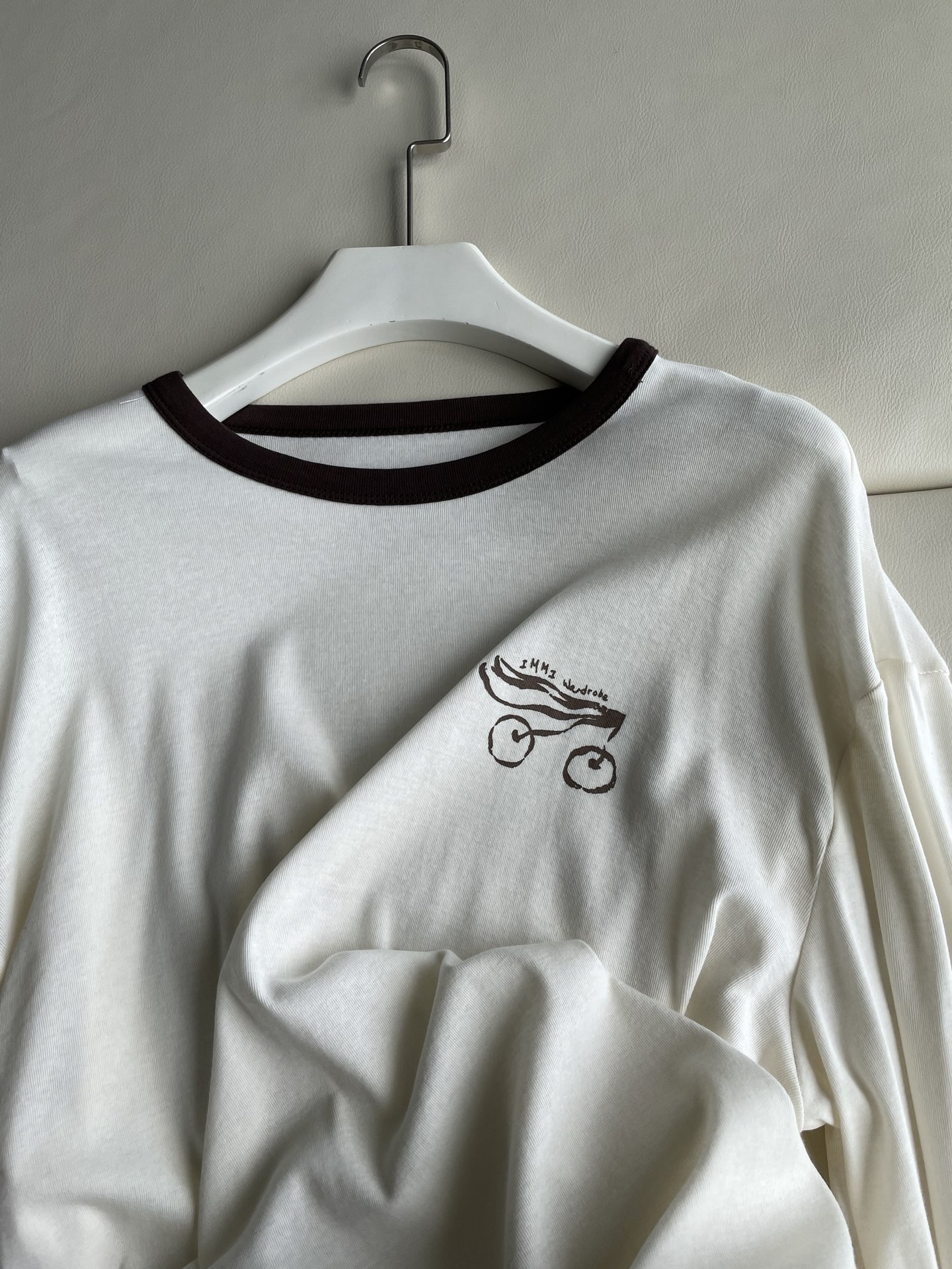 Cherry-Printed Long Sleeve Woman’s Suit for Sweet Style and Comfort - 图片 2