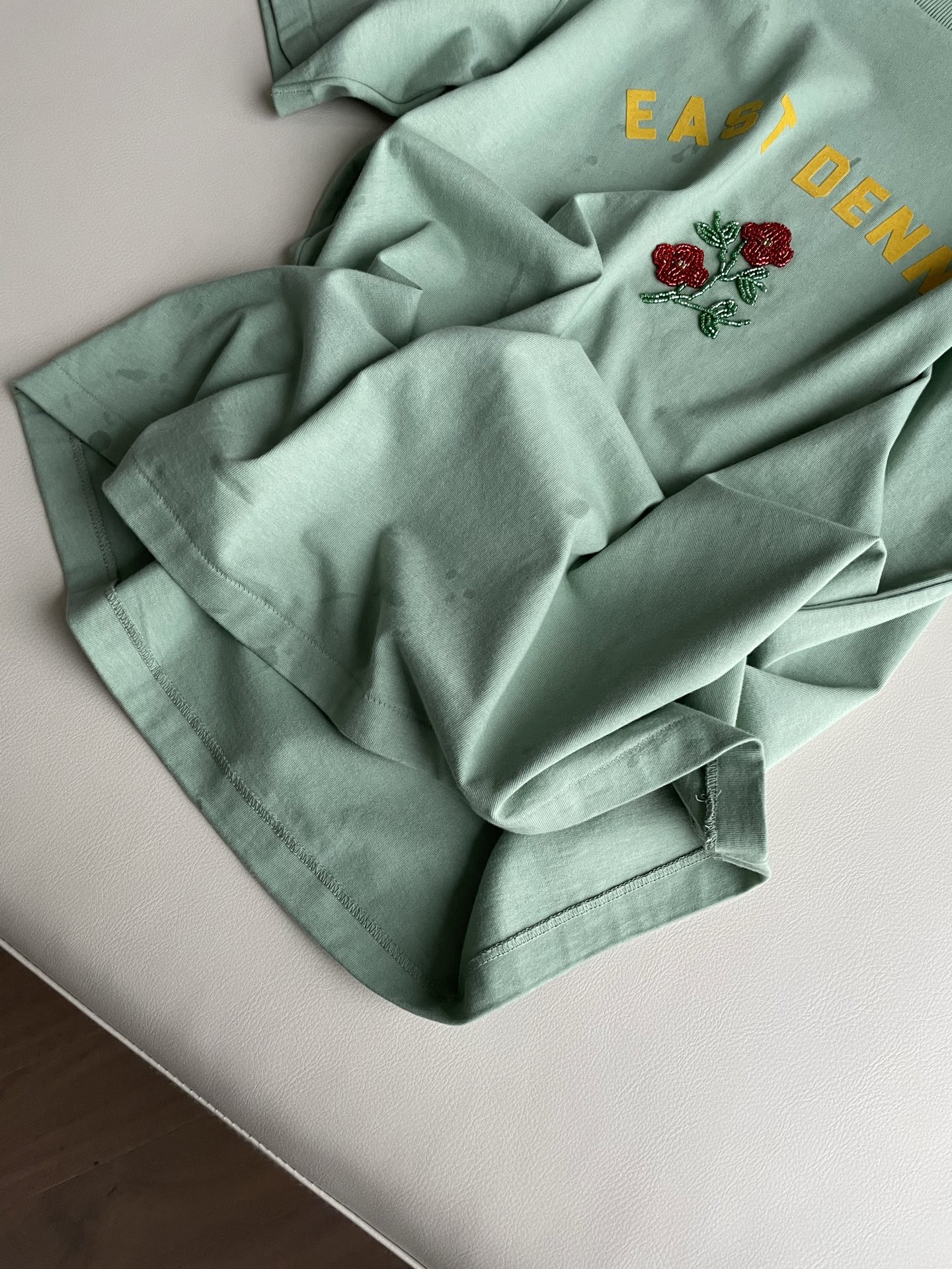 “Female Suit with Bodé Beads: Gender Equality and Velvet Stamping” - 图片 4