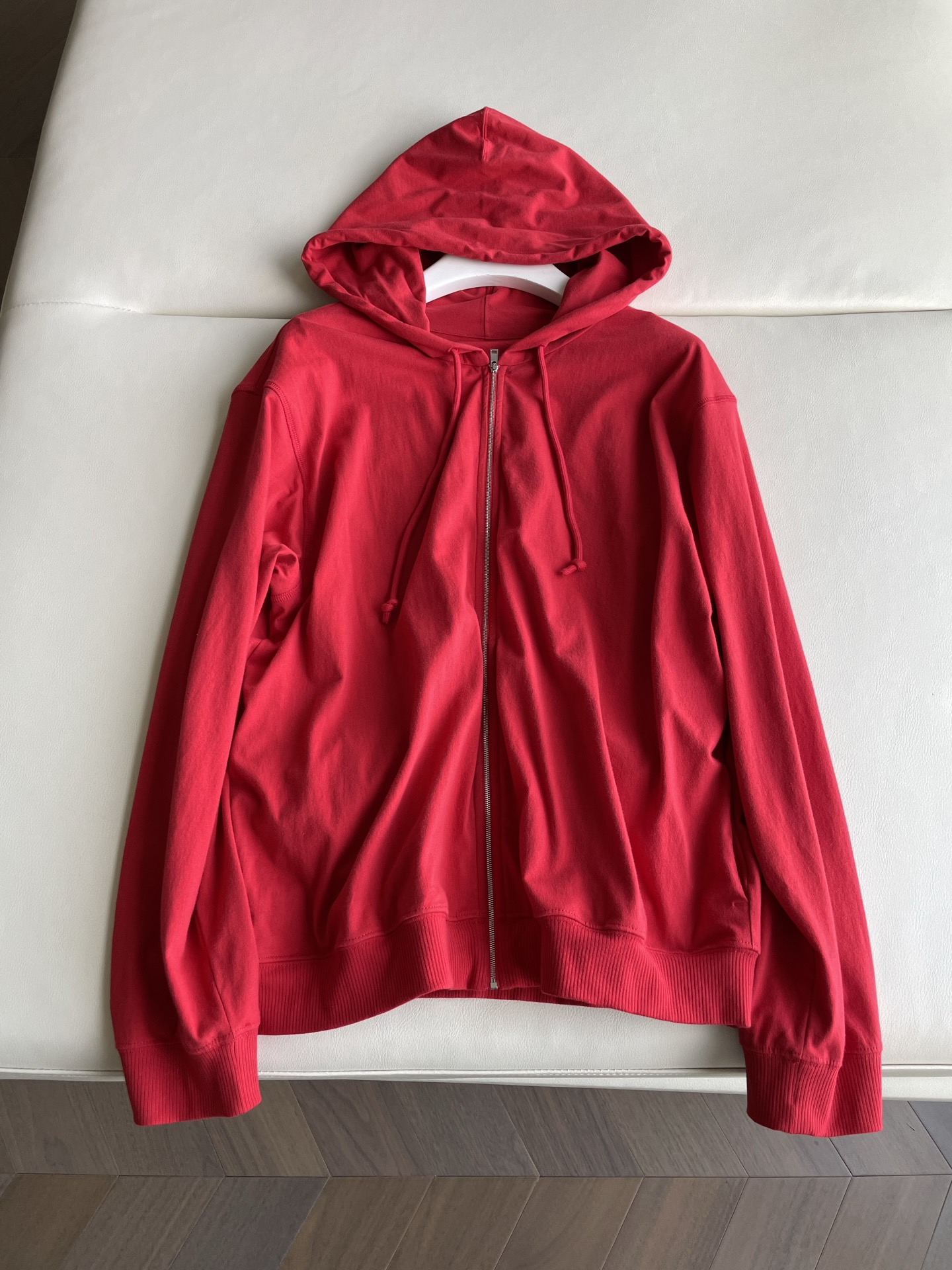“Single-Handed Female Suit with Cotton Knit Fabric and Urban Style Elements | Summer Light Hoodie Dress” - 图片 1