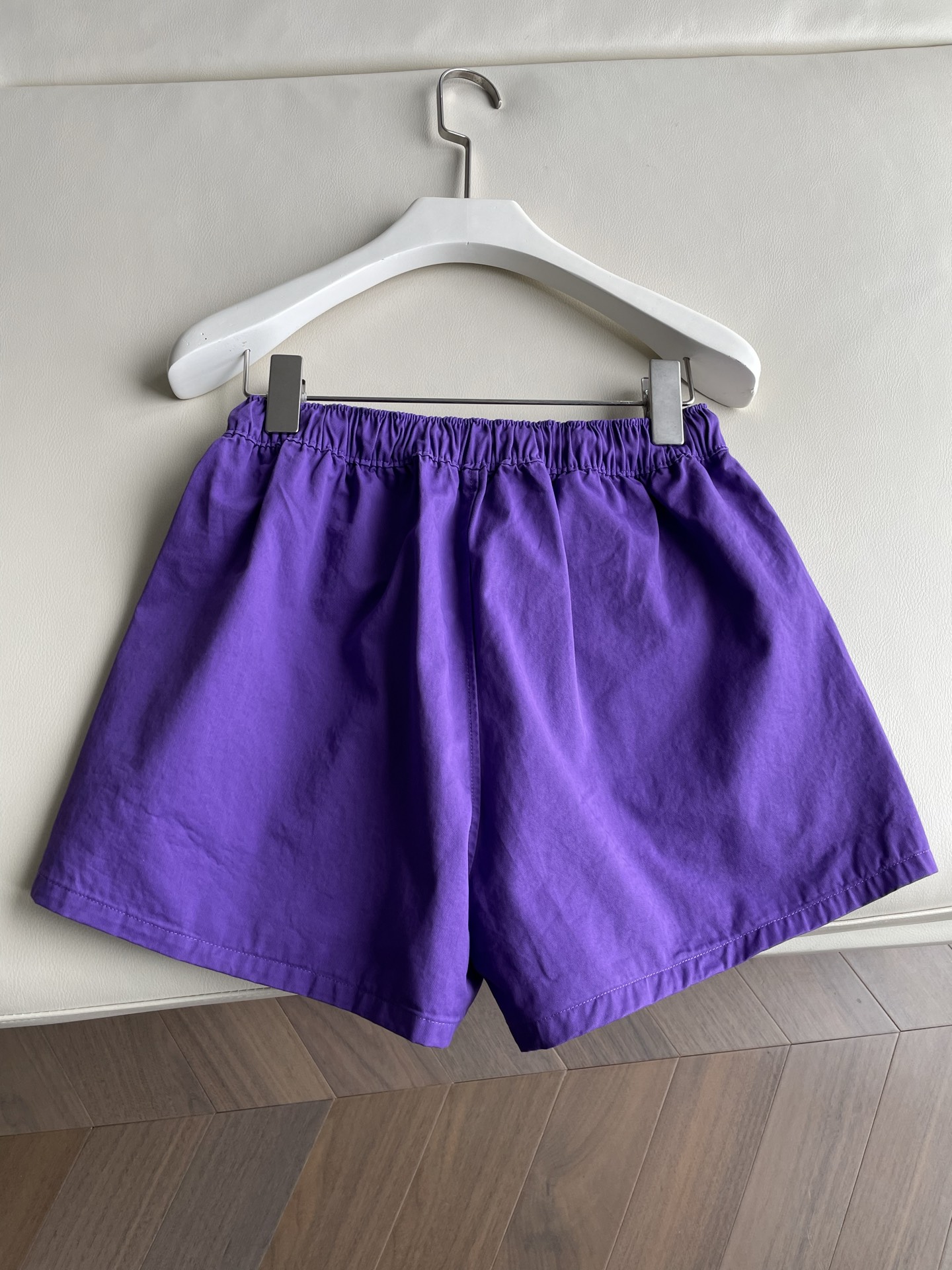 Ralph Lauren’s Dynamic Single Female Suit with Cleanfit for Summer - 图片 8