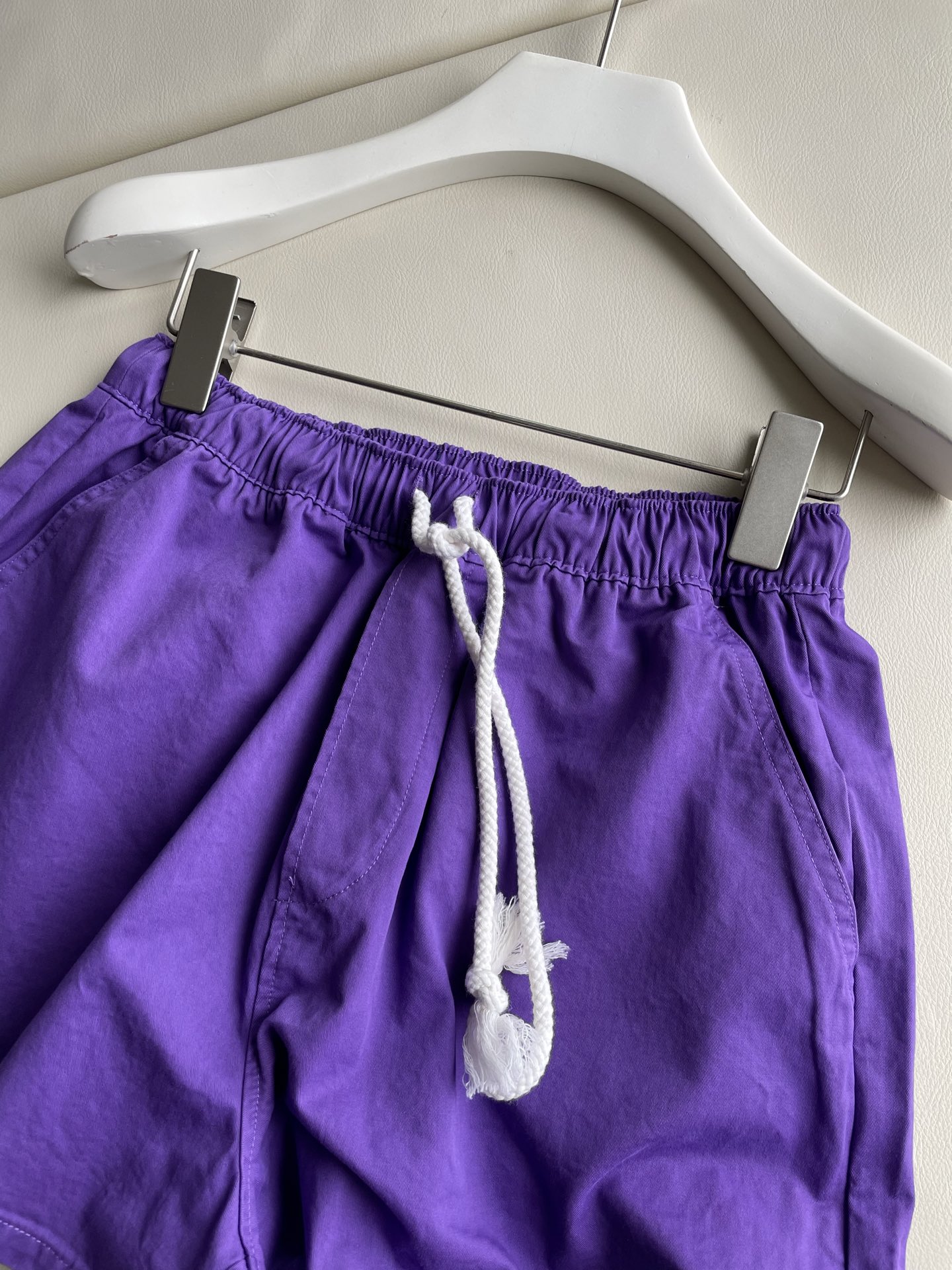 Ralph Lauren’s Dynamic Single Female Suit with Cleanfit for Summer - 图片 2