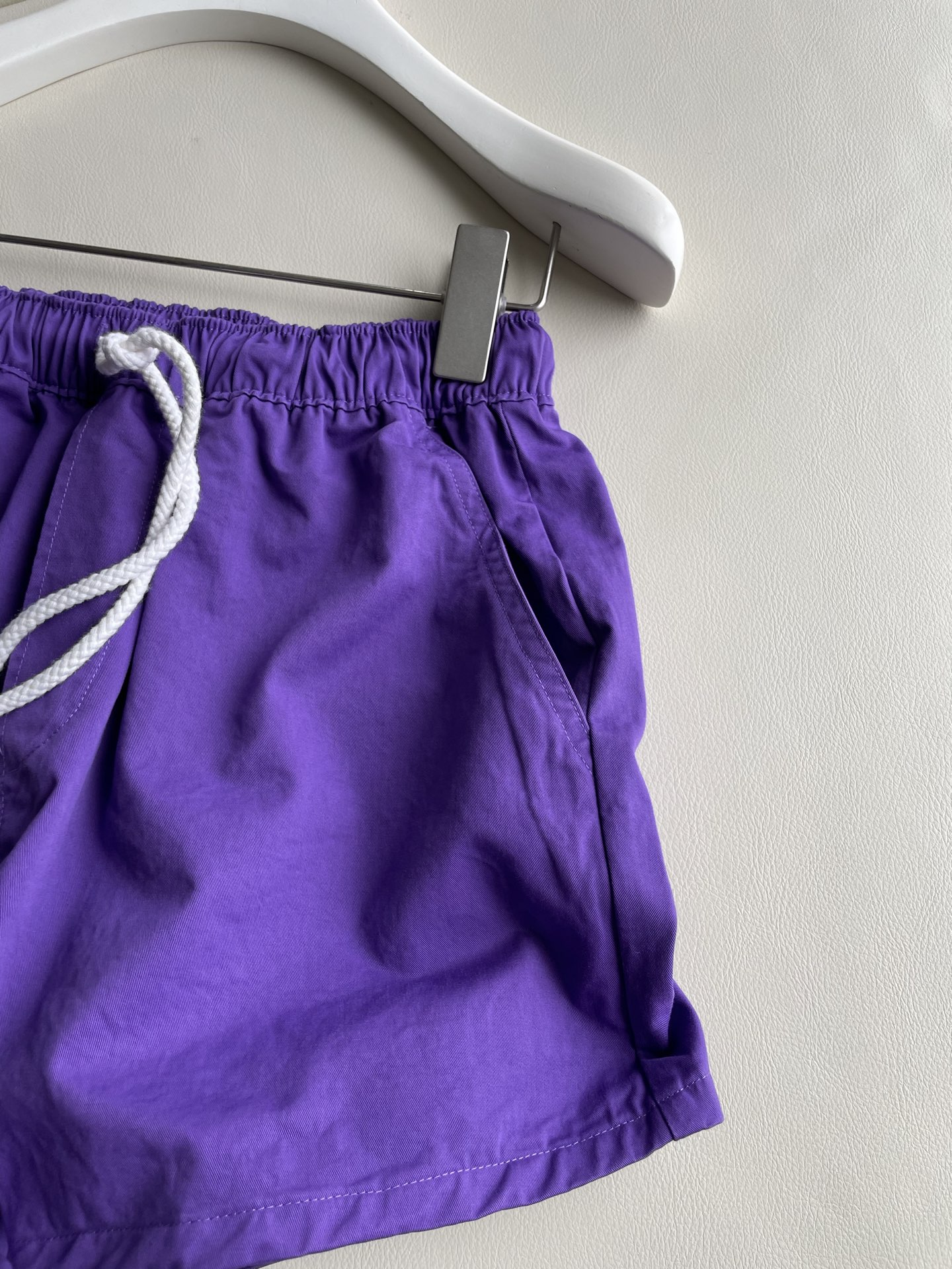 Ralph Lauren’s Dynamic Single Female Suit with Cleanfit for Summer - 图片 4