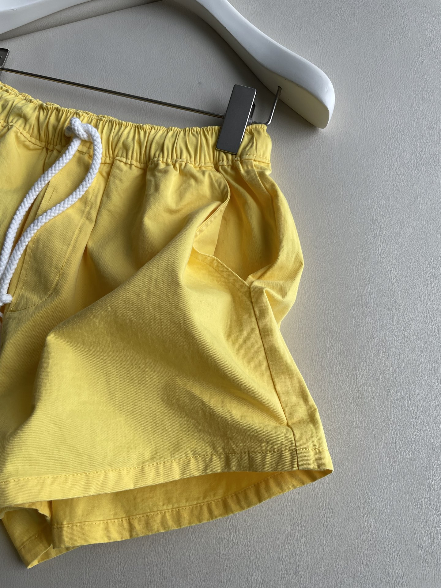 “Dynamic and Cleanfit: Ralph Lauren’s Single Female Suit Review” - 图片 4