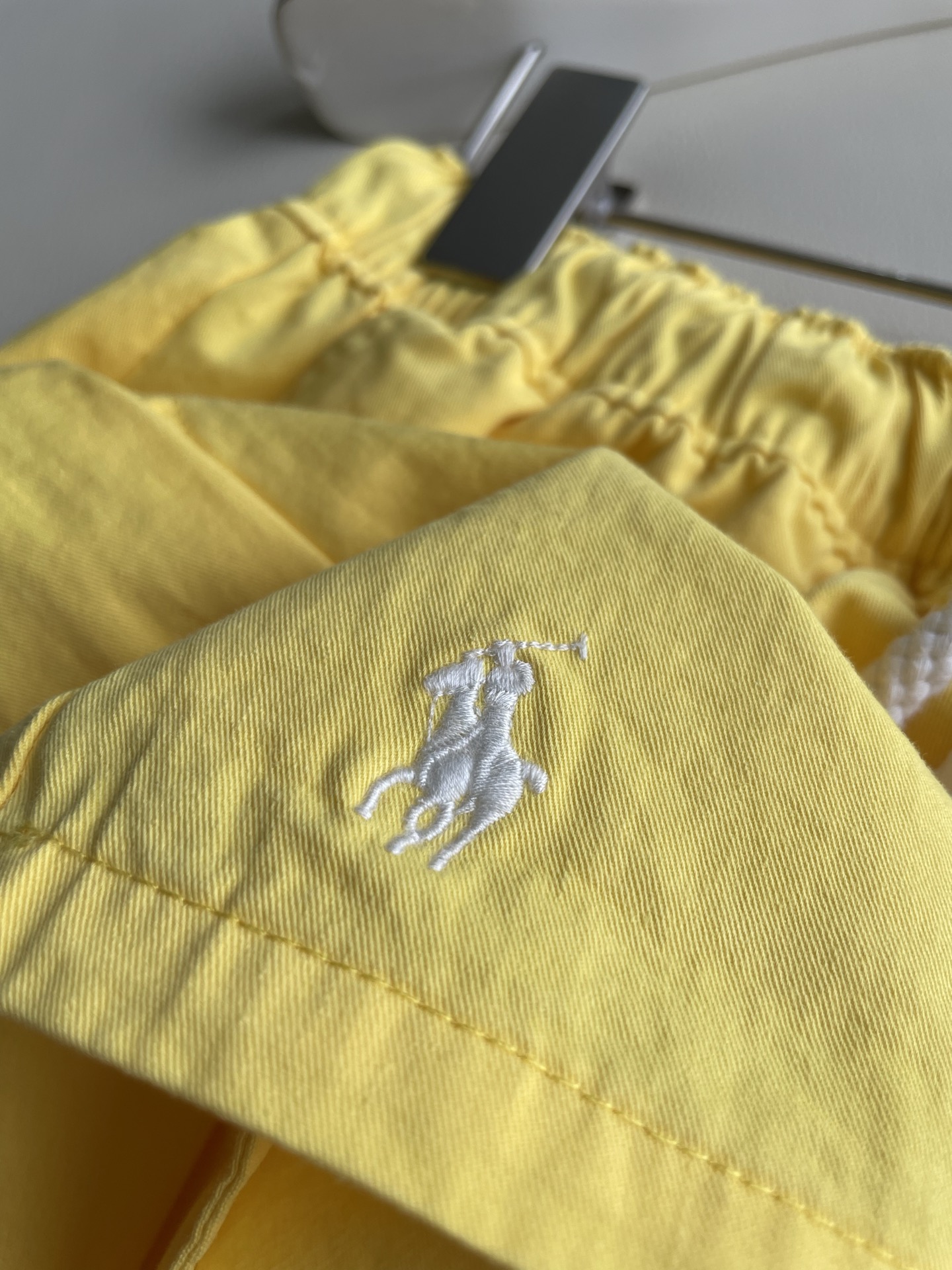 “Dynamic and Cleanfit: Ralph Lauren’s Single Female Suit Review” - 图片 7
