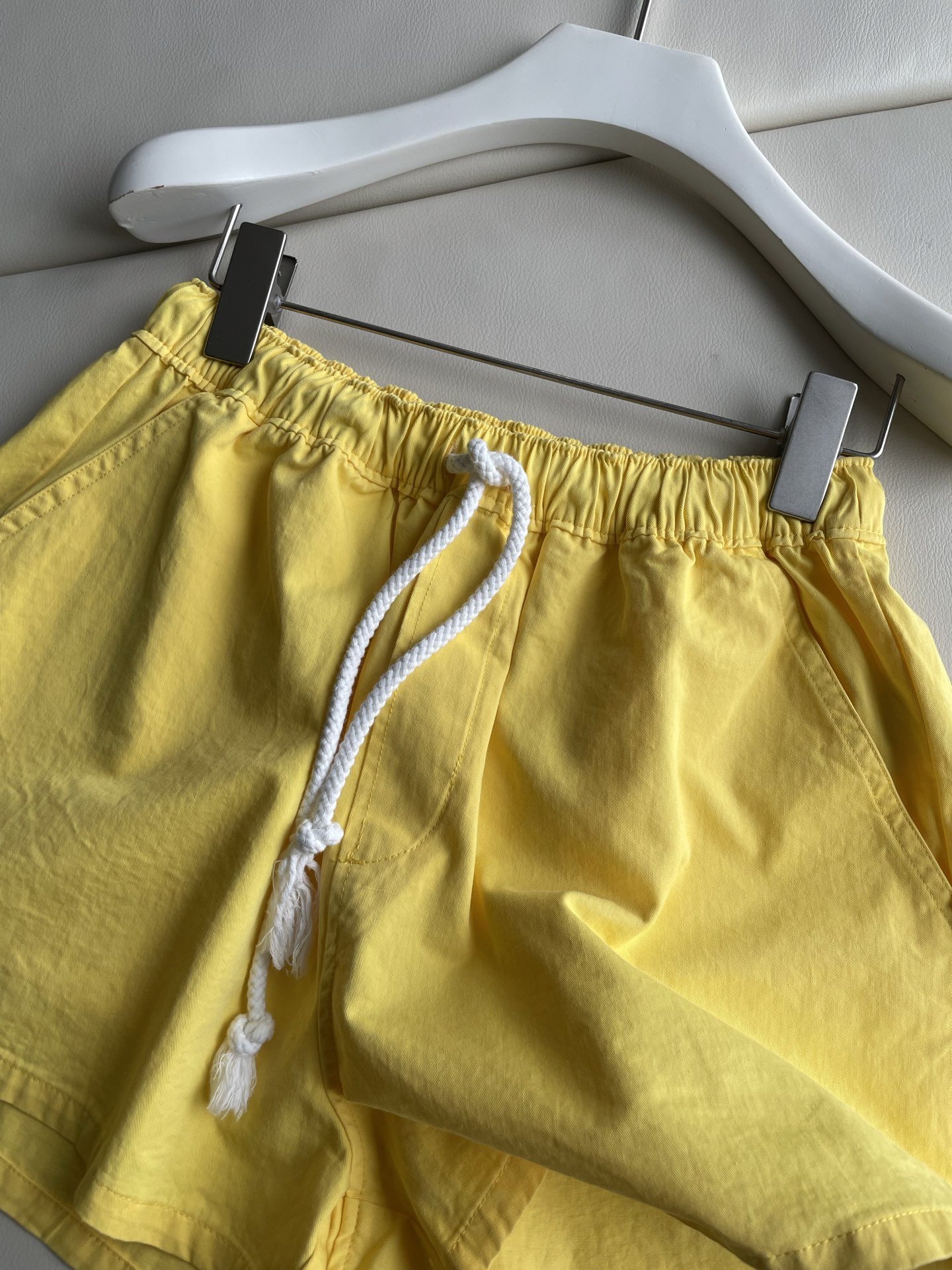 “Dynamic and Cleanfit: Ralph Lauren’s Single Female Suit Review” - 图片 2