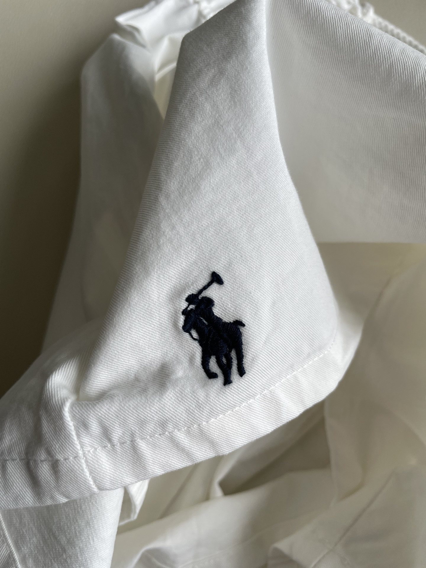 Stylish and Functional Women’s Suit for Summer, Ralph Lauren’s Dynamic Design - 图片 7