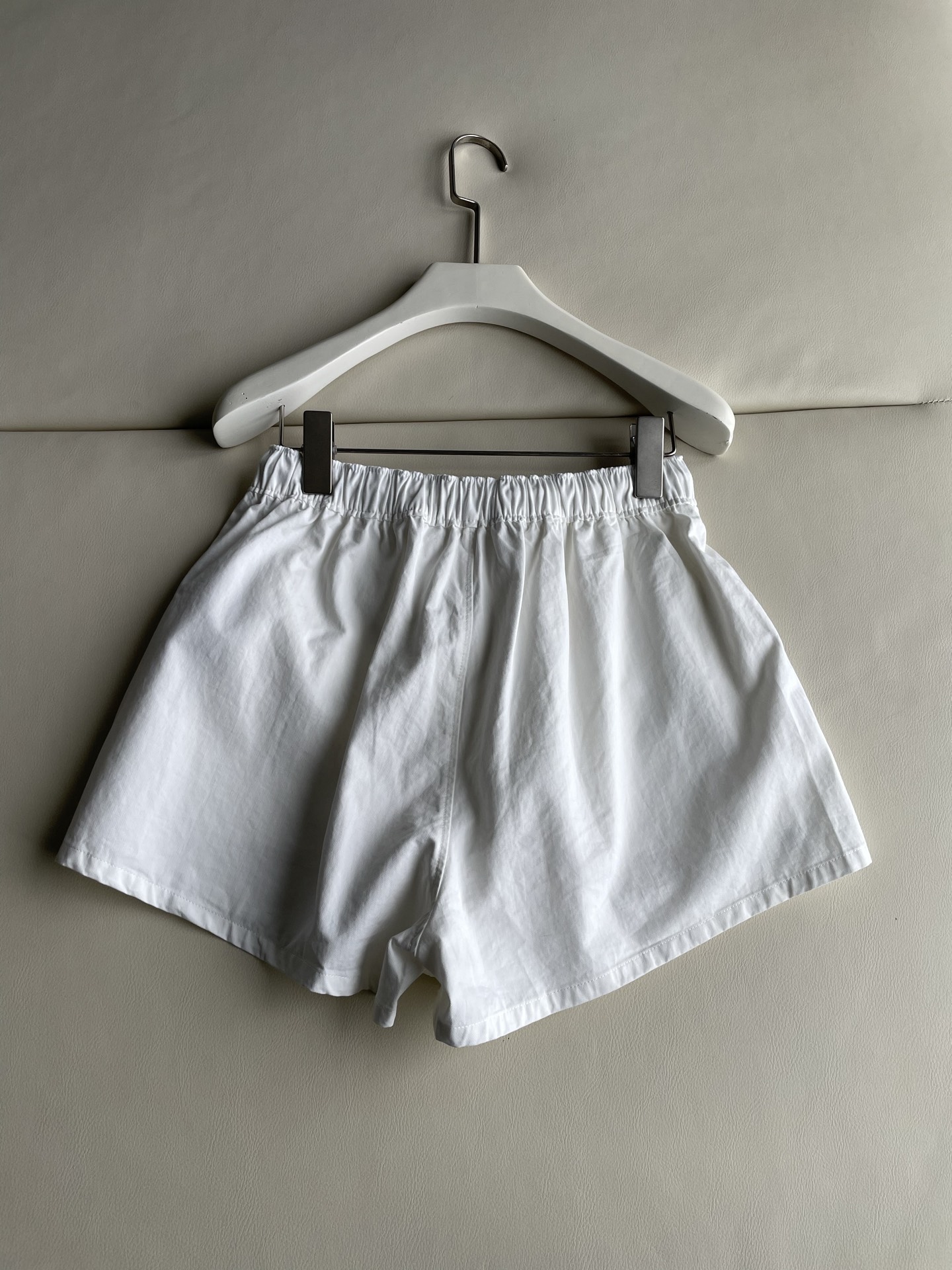 Stylish and Functional Women’s Suit for Summer, Ralph Lauren’s Dynamic Design - 图片 8