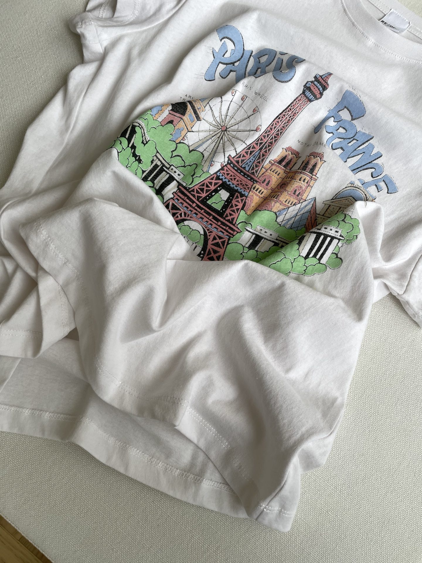 Re Done Eiffel Tower Print Tee - Vintage Style Short Sleeve Top 5 i1748571875319 5547 0 3