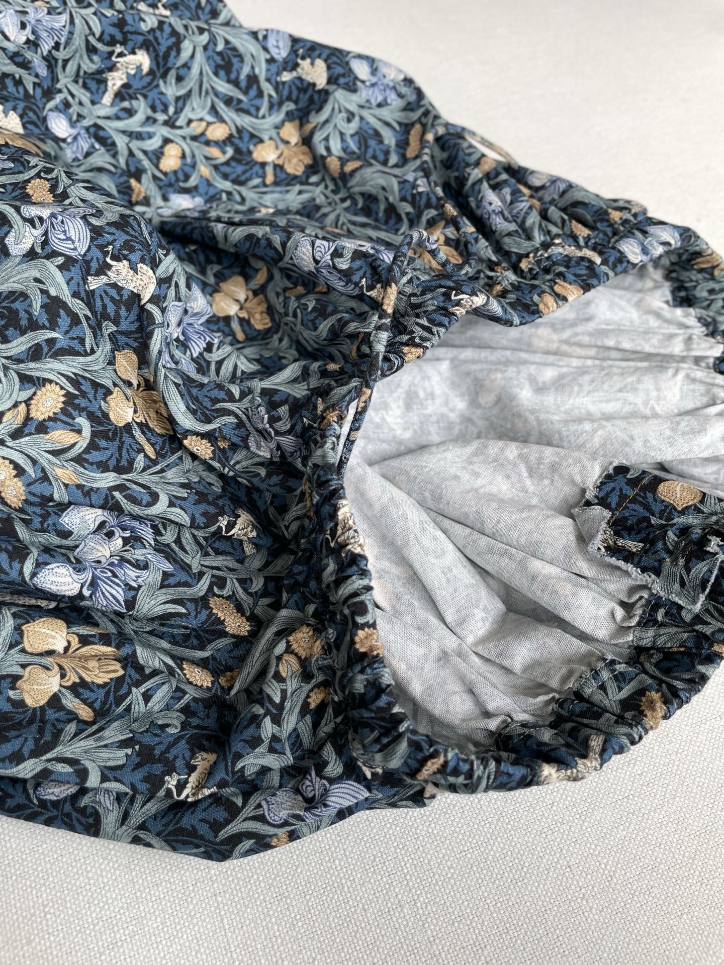 P1058: William Morris Organic Tuxedo with One-Size-Fits-All Female Dress - 图片 8