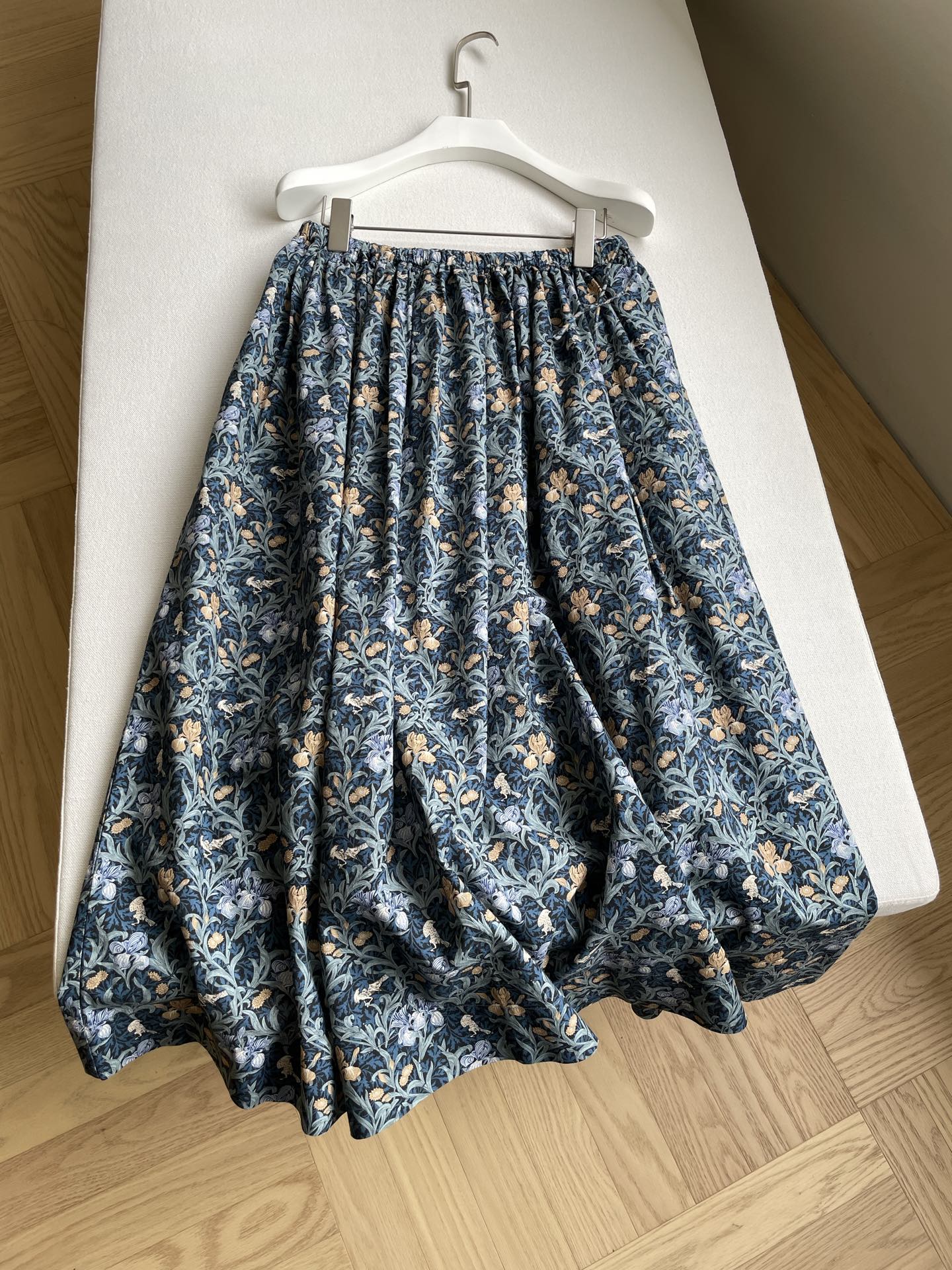 P1058: William Morris Organic Tuxedo with One-Size-Fits-All Female Dress