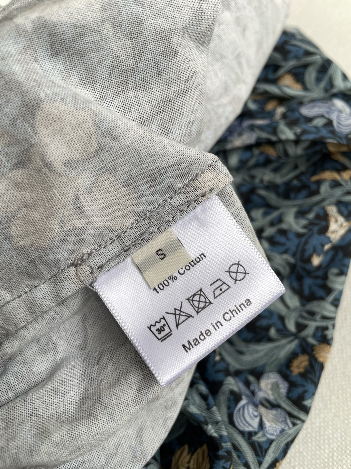 P1058: William Morris Organic Tuxedo with One-Size-Fits-All Female Dress - 图片 6