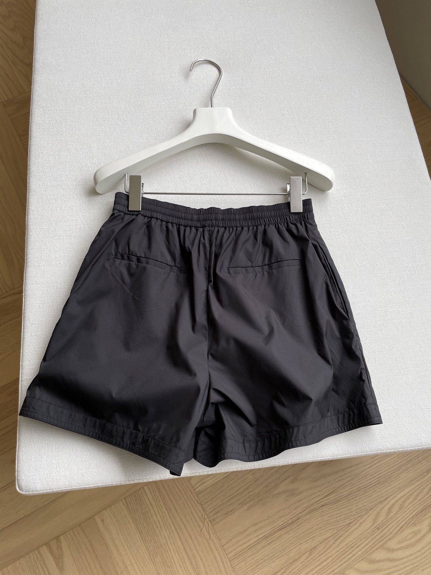 Prada Packaged Outdoor Shorts: Soft-Sweet Polyester, Lightweight, Secure. - 图片 7