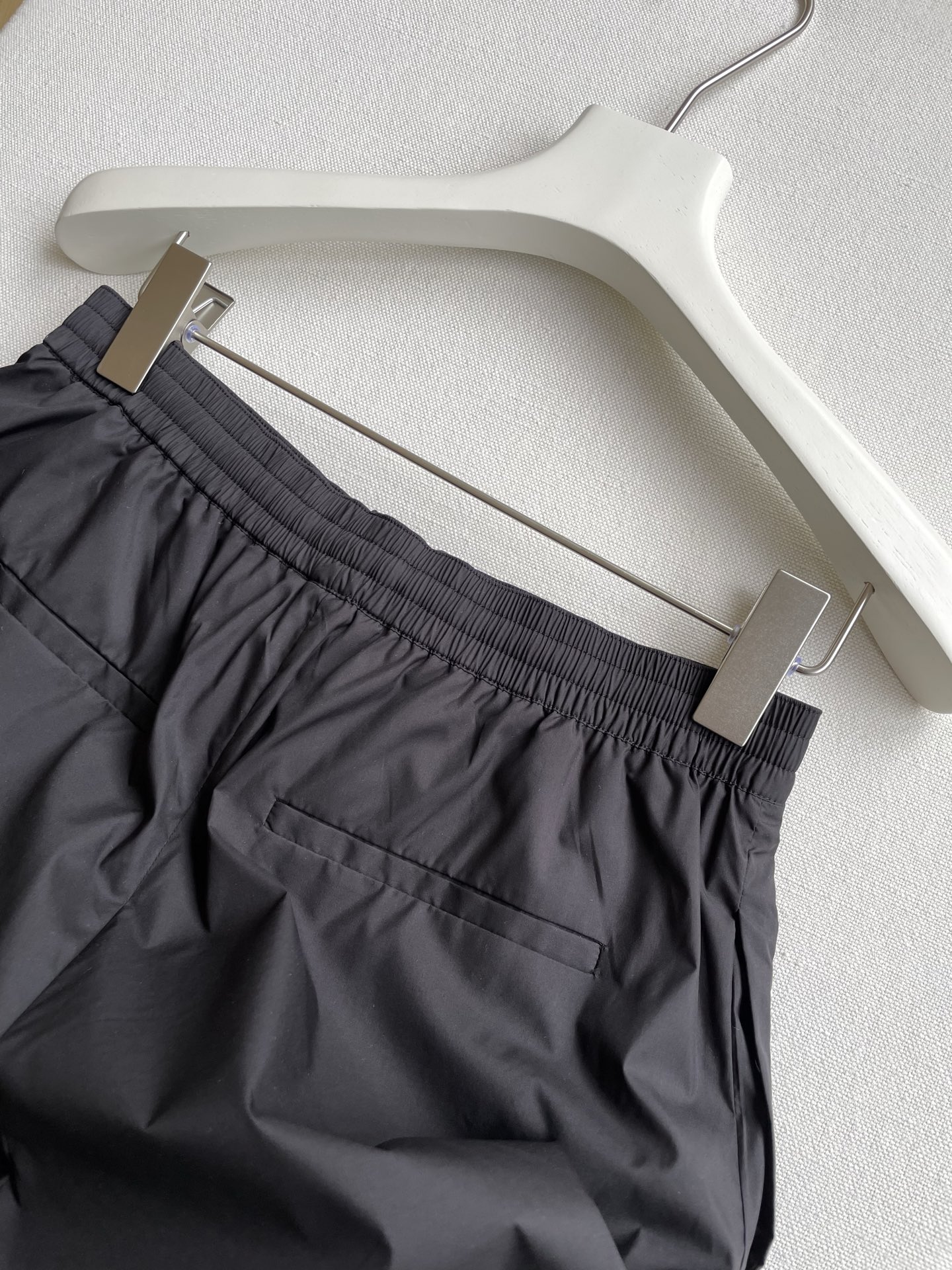 Prada Packaged Outdoor Shorts: Soft-Sweet Polyester, Lightweight, Secure. - 图片 8