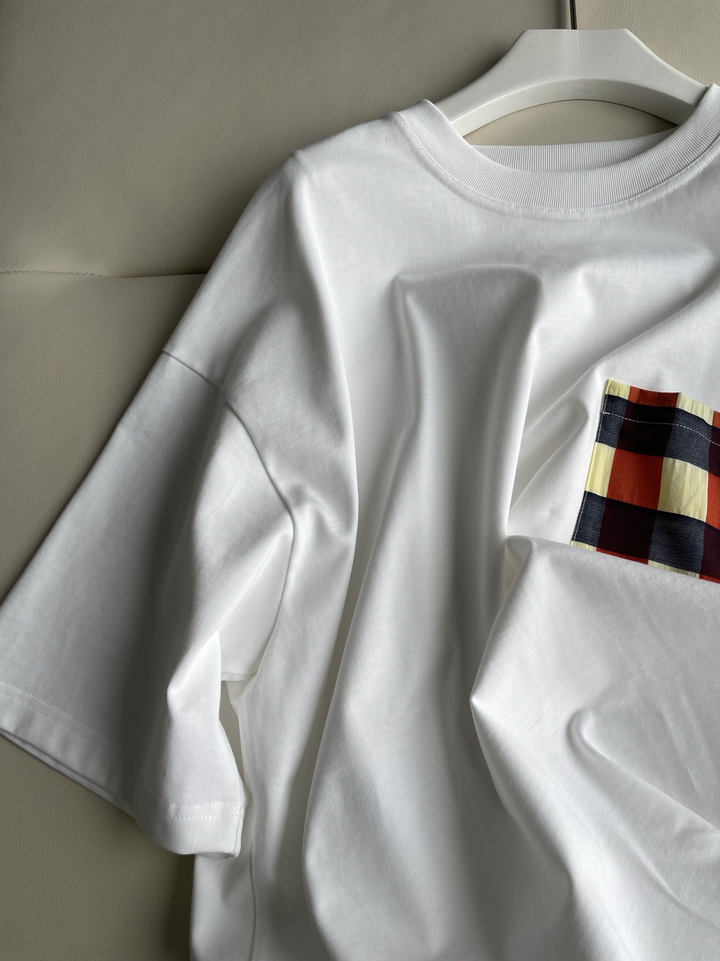 “Co-ed Color Cipher T-shirts Packaged with Single-size Female Suit” - 图片 3