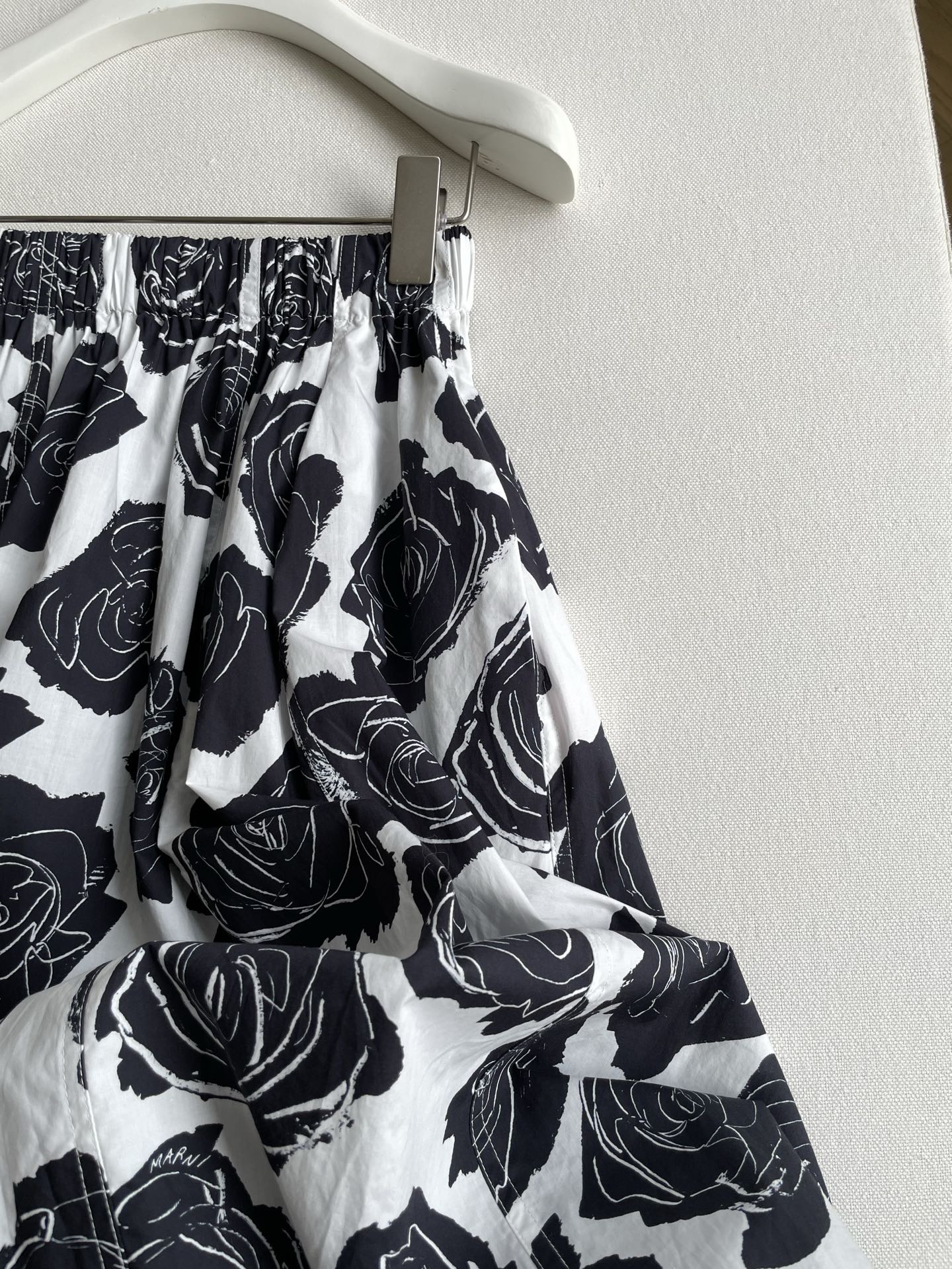 Fashion Review: “Stupid Girl” Dress with Marni Roses and Smart Technology. - 图片 5