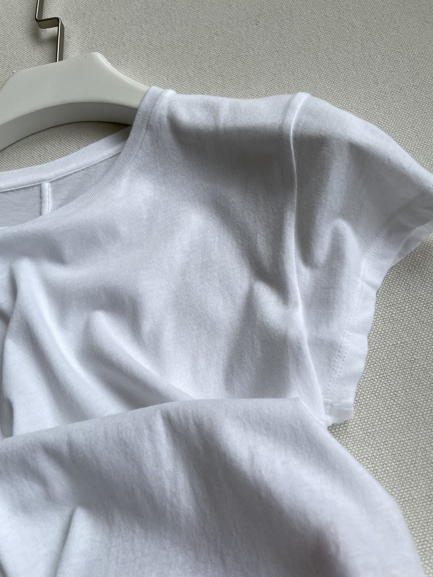 Versatile Tee: Essential Classic with Infinite Matching Possibilities - 图片 4