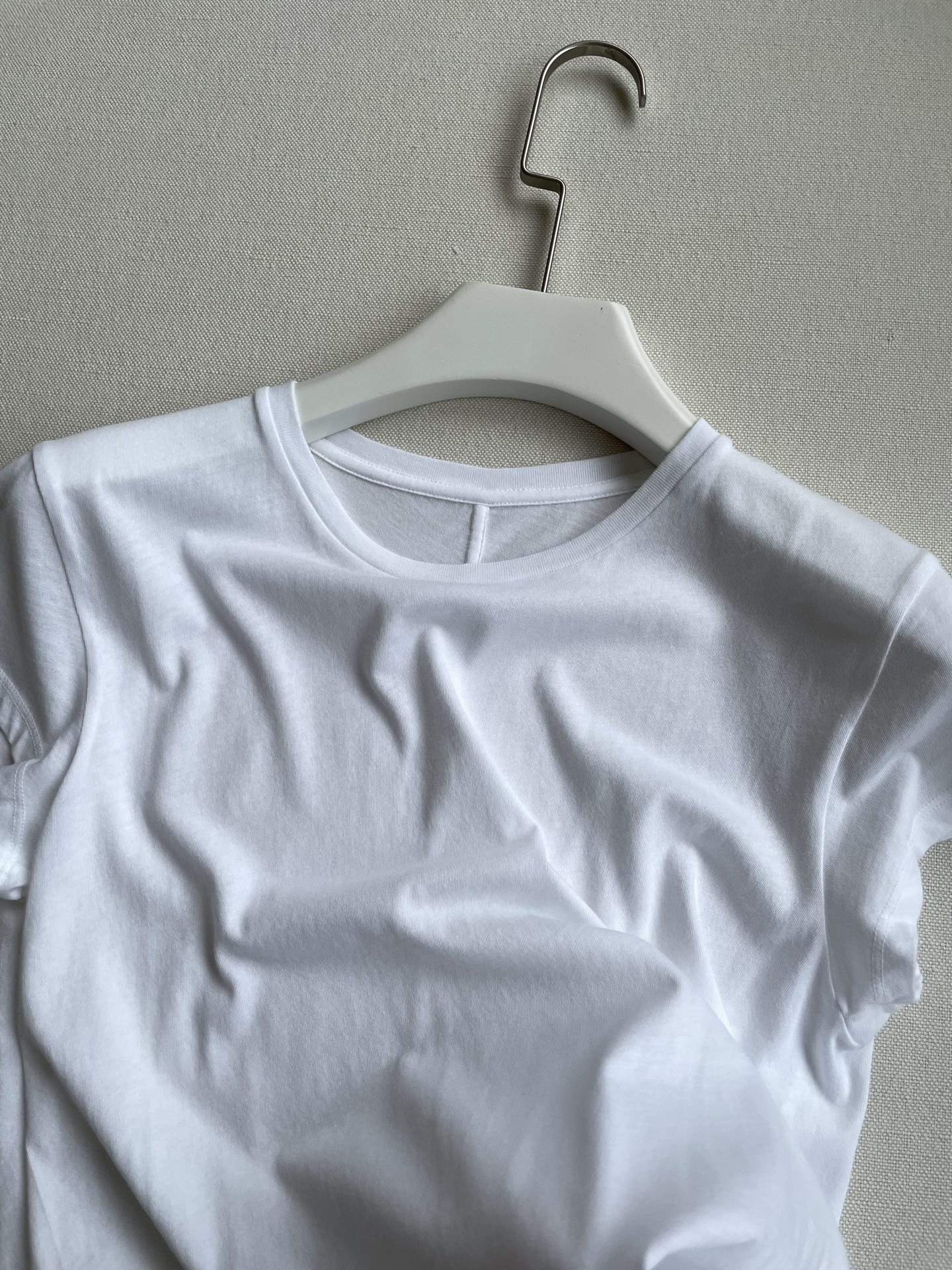 Versatile Tee: Essential Classic with Infinite Matching Possibilities - 图片 2