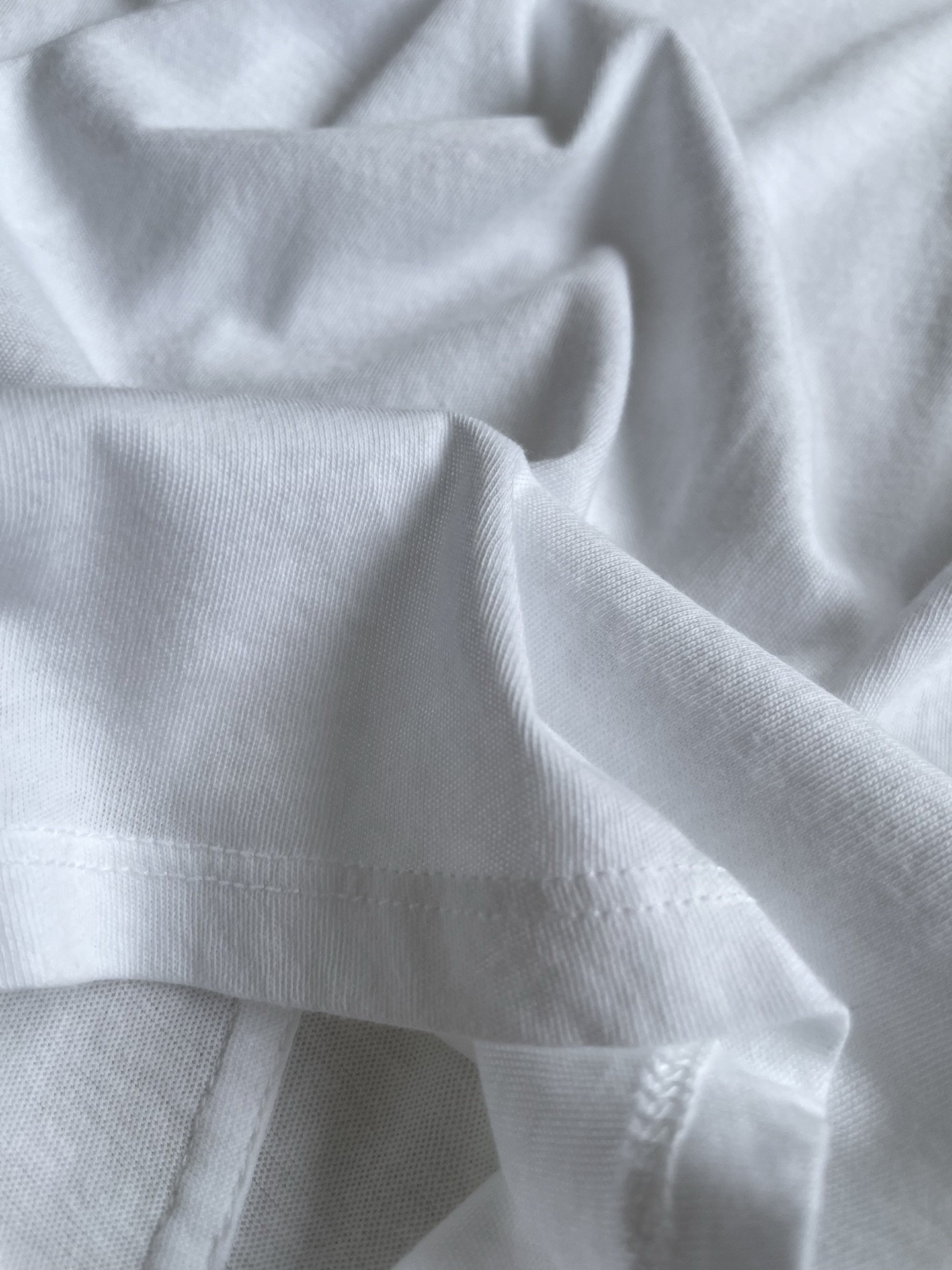 Versatile Tee: Essential Classic with Infinite Matching Possibilities - 图片 5