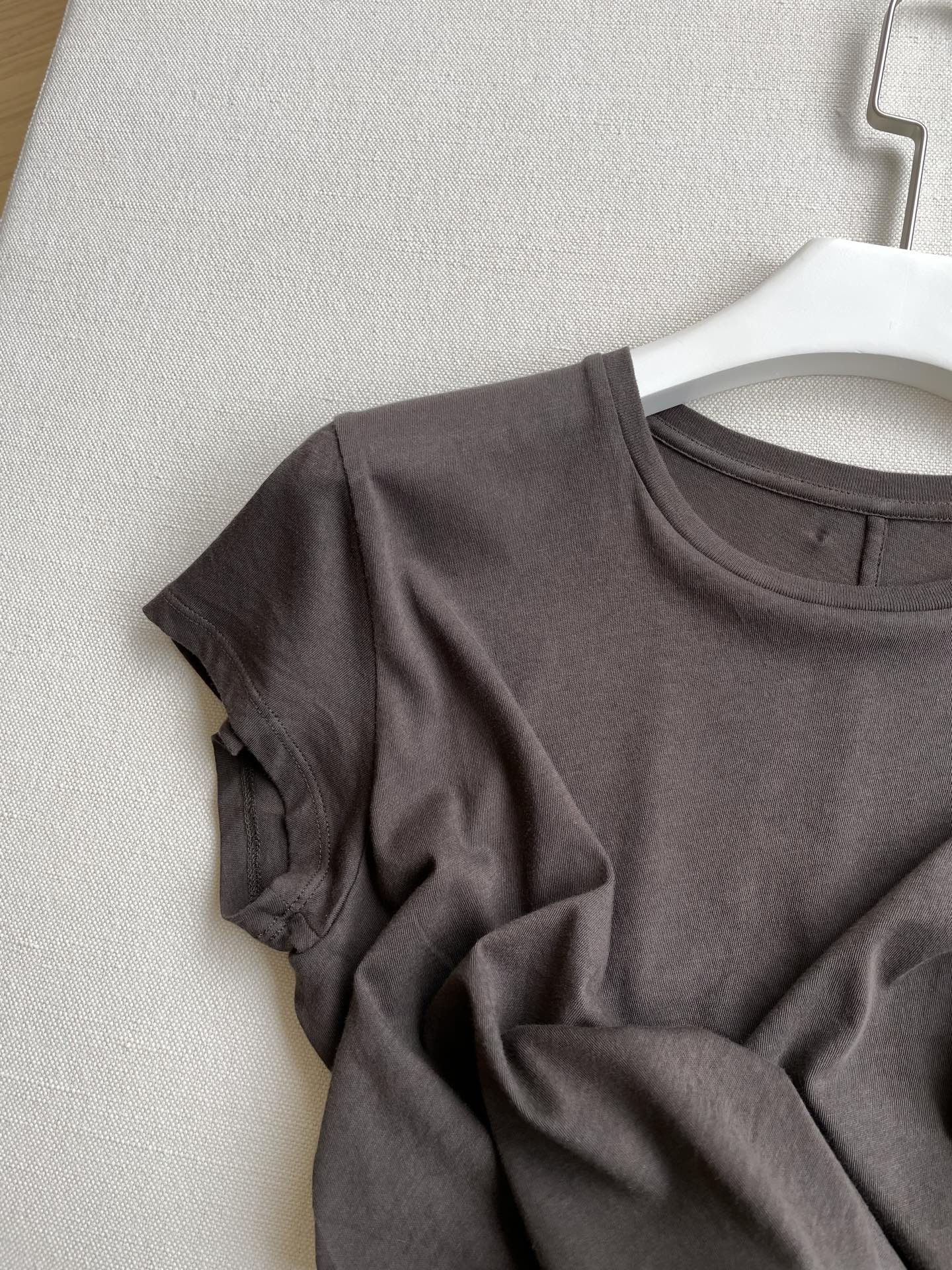 Stylish Baby Tee: Relaxed Fit, Soft Cotton, Perfect for Hot Summers - 图片 2