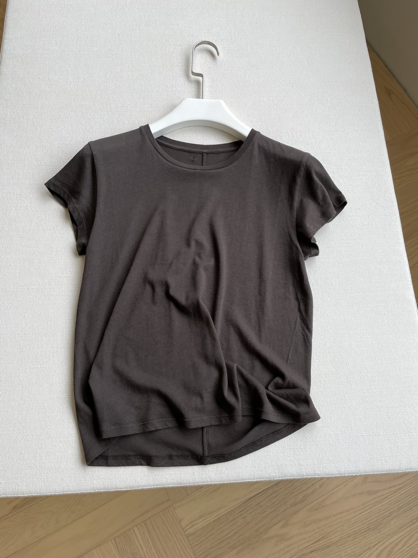 Stylish Baby Tee: Relaxed Fit, Soft Cotton, Perfect for Hot Summers - 图片 1