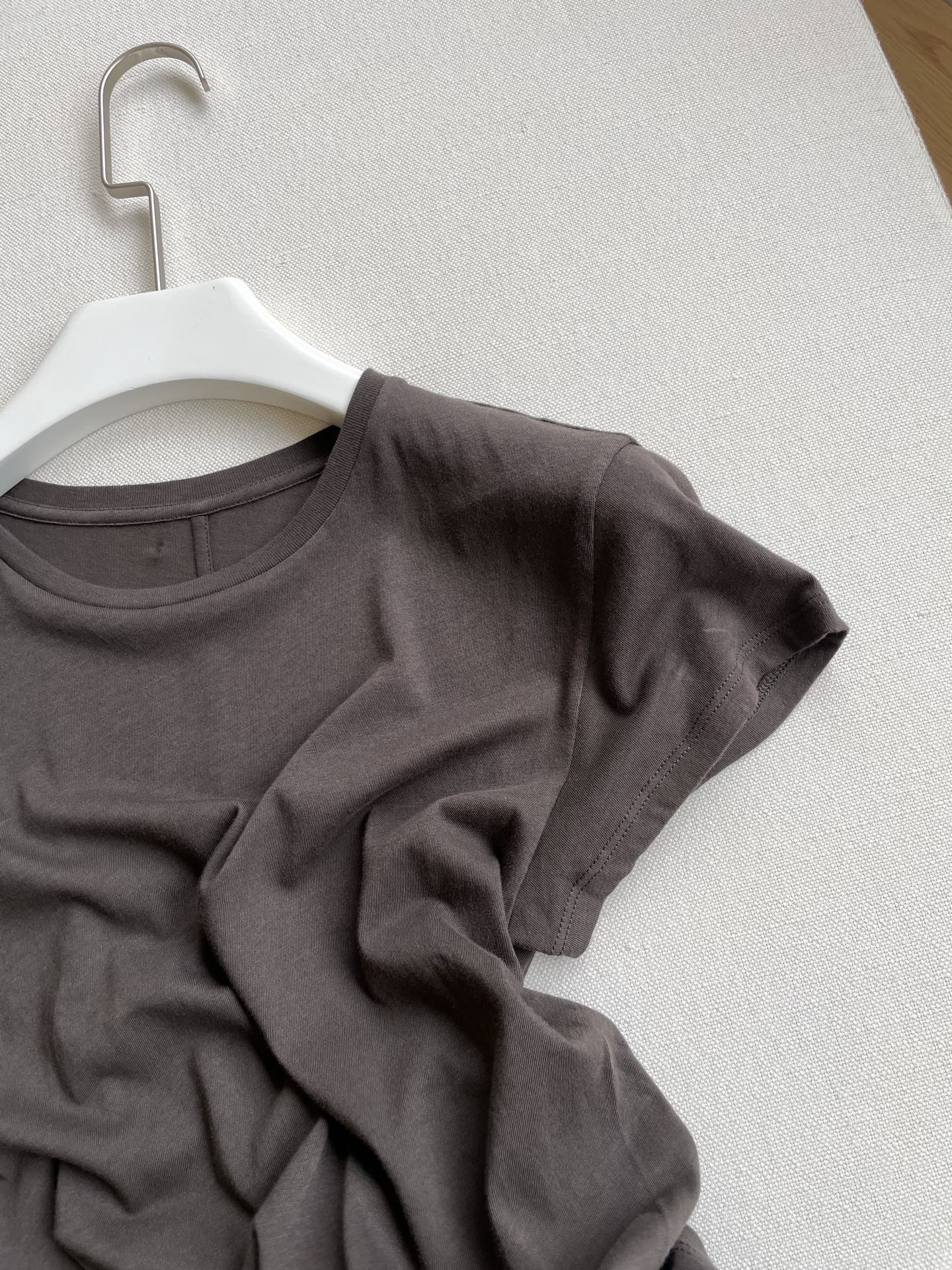 Stylish Baby Tee: Relaxed Fit, Soft Cotton, Perfect for Hot Summers - 图片 4