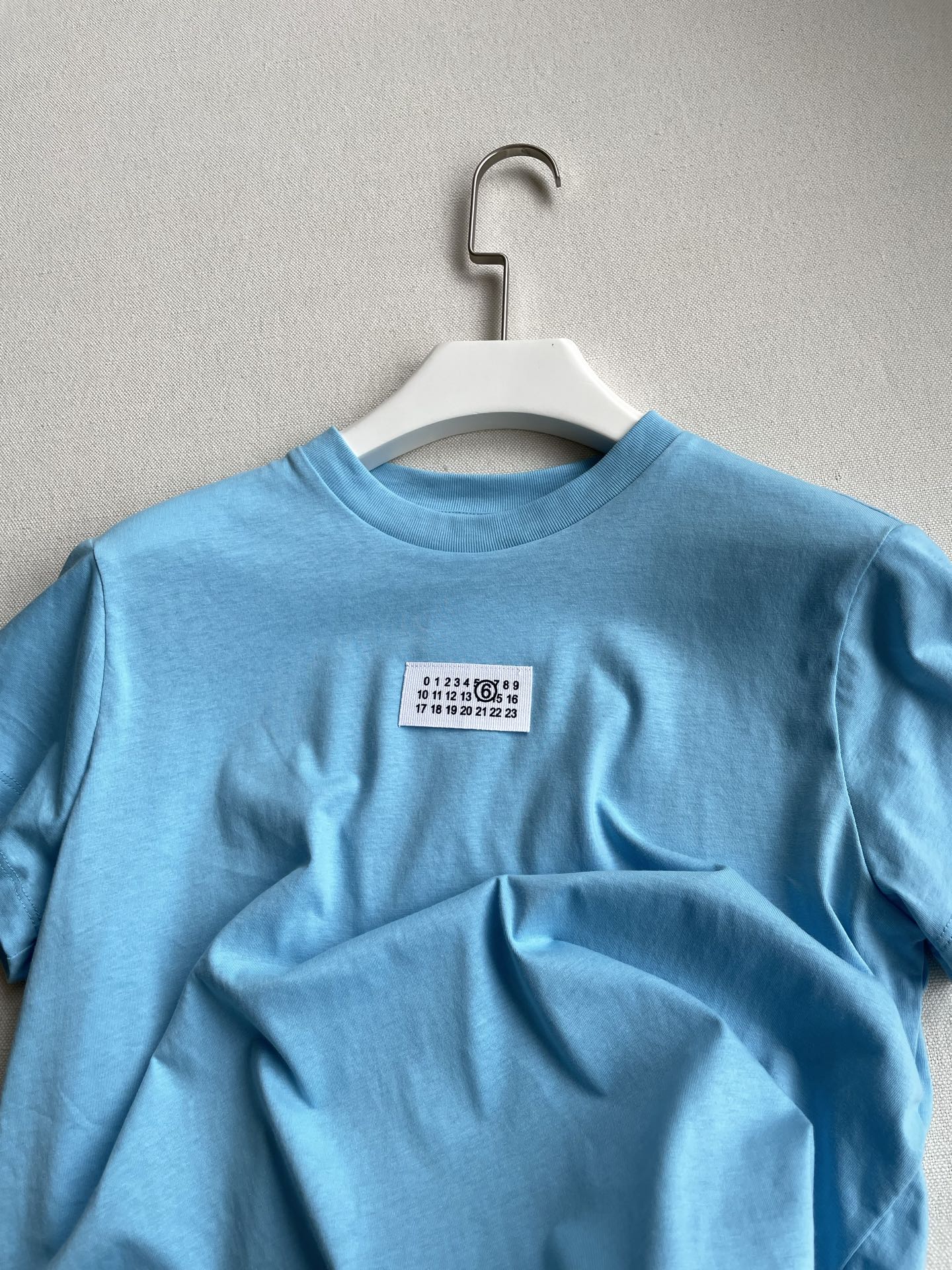 MM6Maison Margiela T-shirt Package in Blue Brown, Size SML, with Tunneled Cotton Fabric - 图片 2